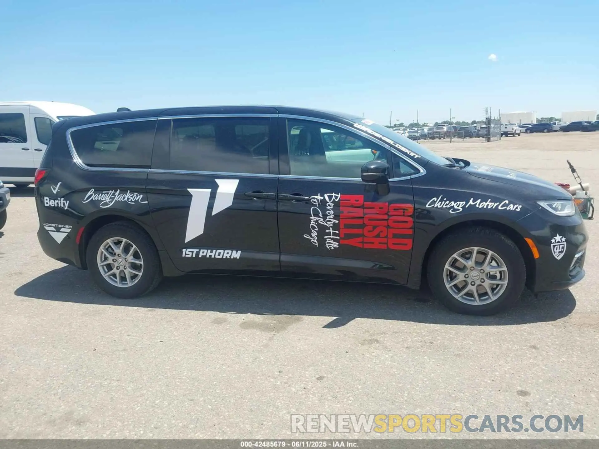 13 Photograph of a damaged car 2C4RC1BG4SR520693 CHRYSLER PACIFICA 2025