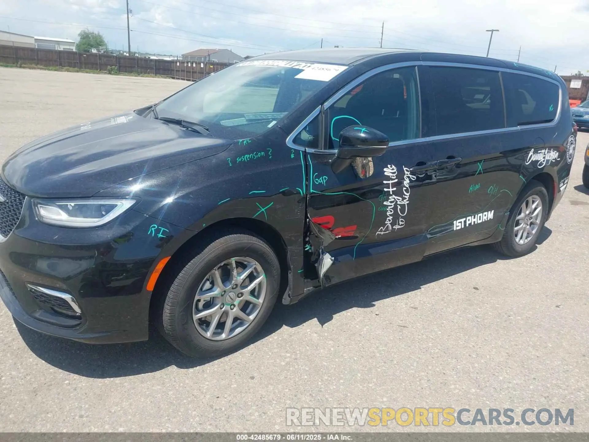 2 Photograph of a damaged car 2C4RC1BG4SR520693 CHRYSLER PACIFICA 2025