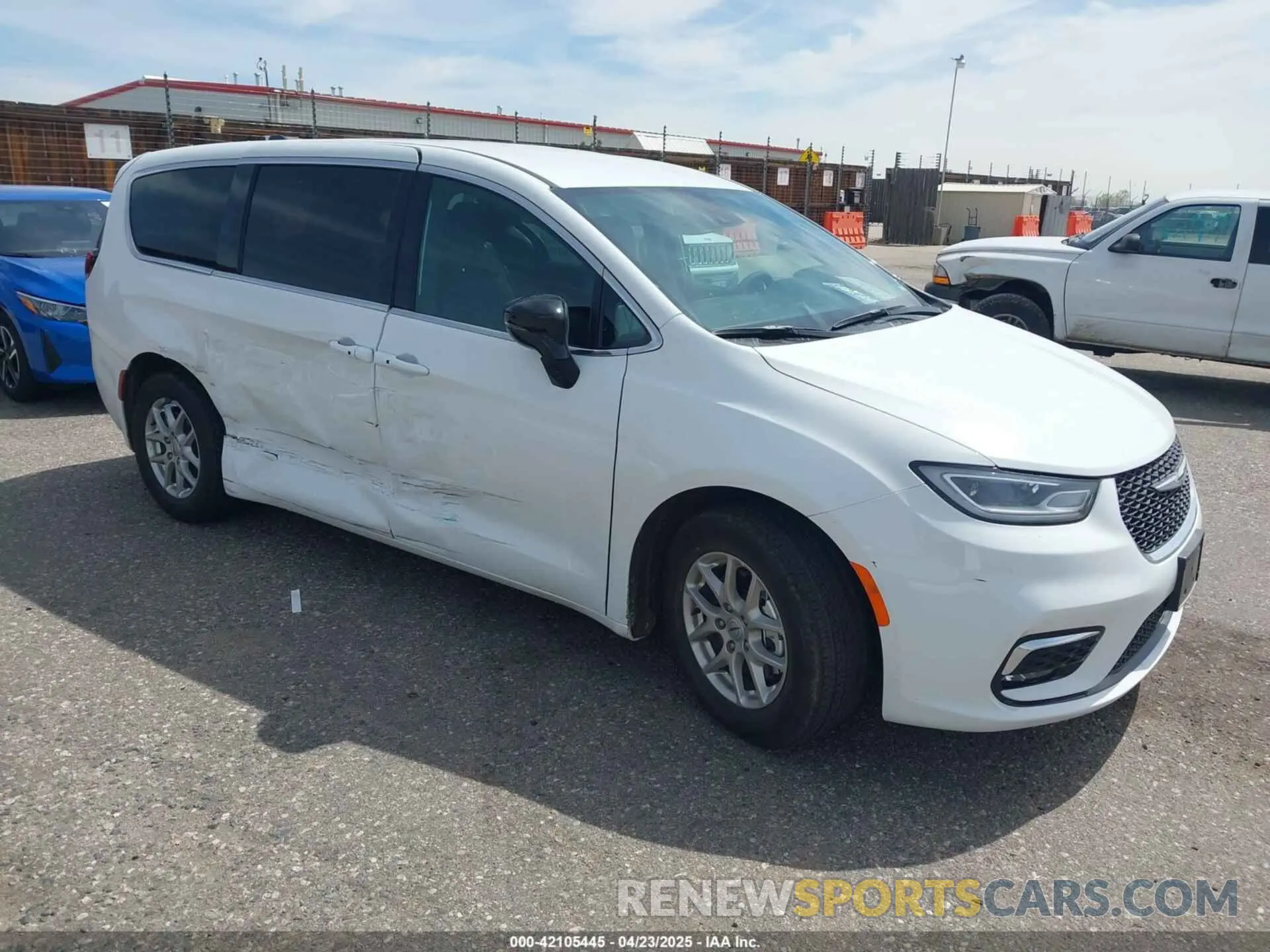 1 Photograph of a damaged car 2C4RC1BG5SR526356 CHRYSLER PACIFICA 2025