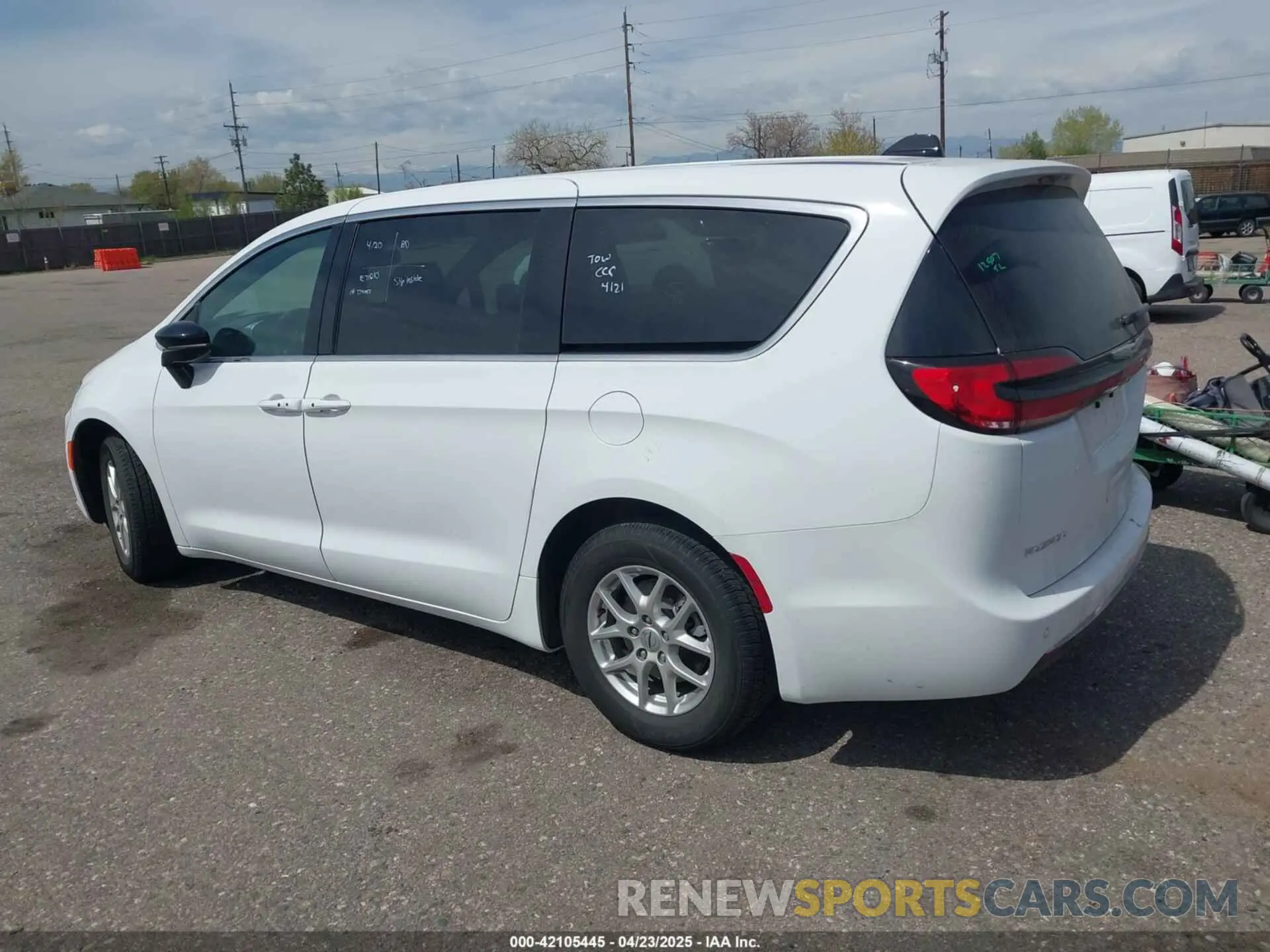 3 Photograph of a damaged car 2C4RC1BG5SR526356 CHRYSLER PACIFICA 2025