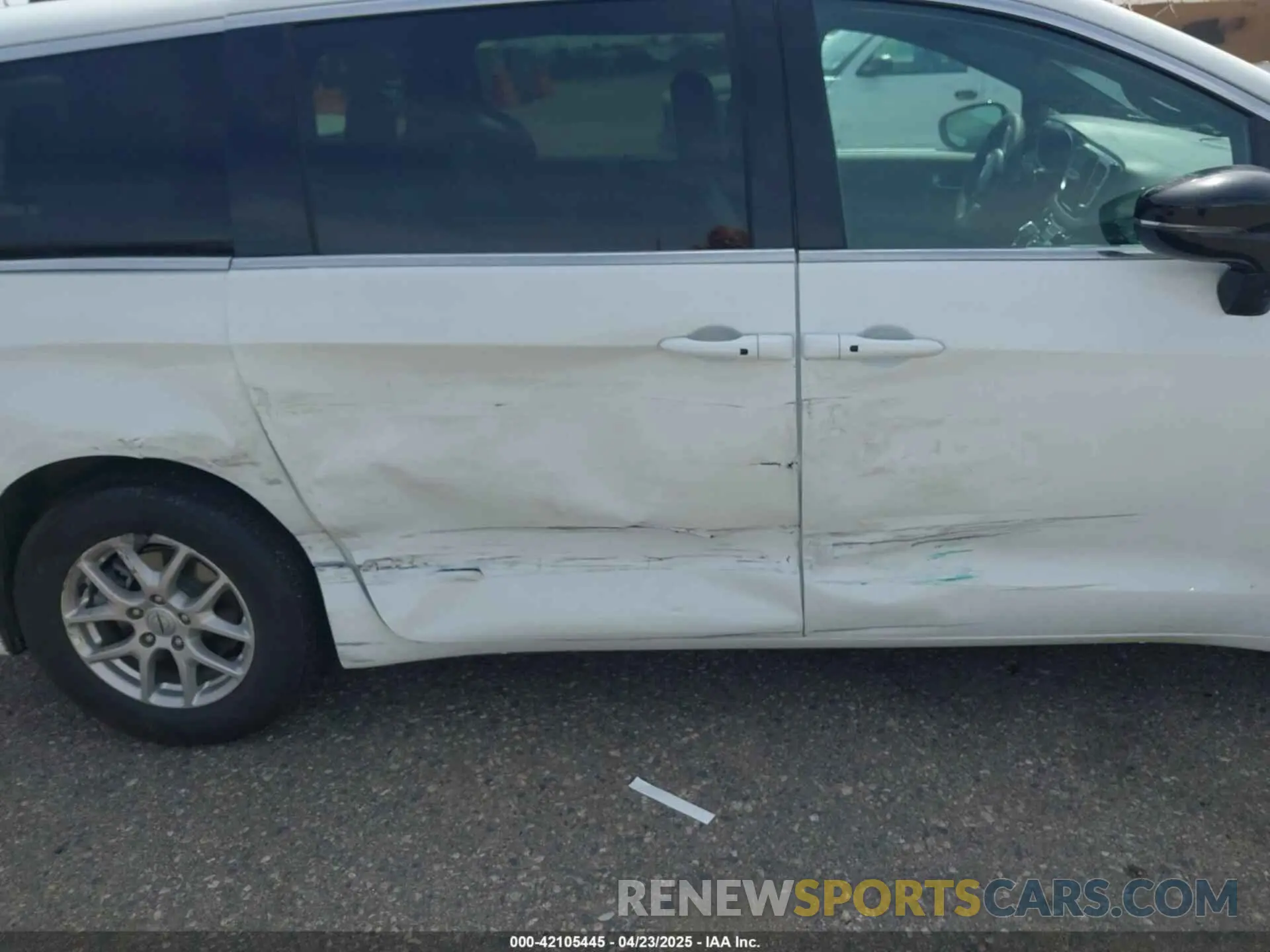 6 Photograph of a damaged car 2C4RC1BG5SR526356 CHRYSLER PACIFICA 2025