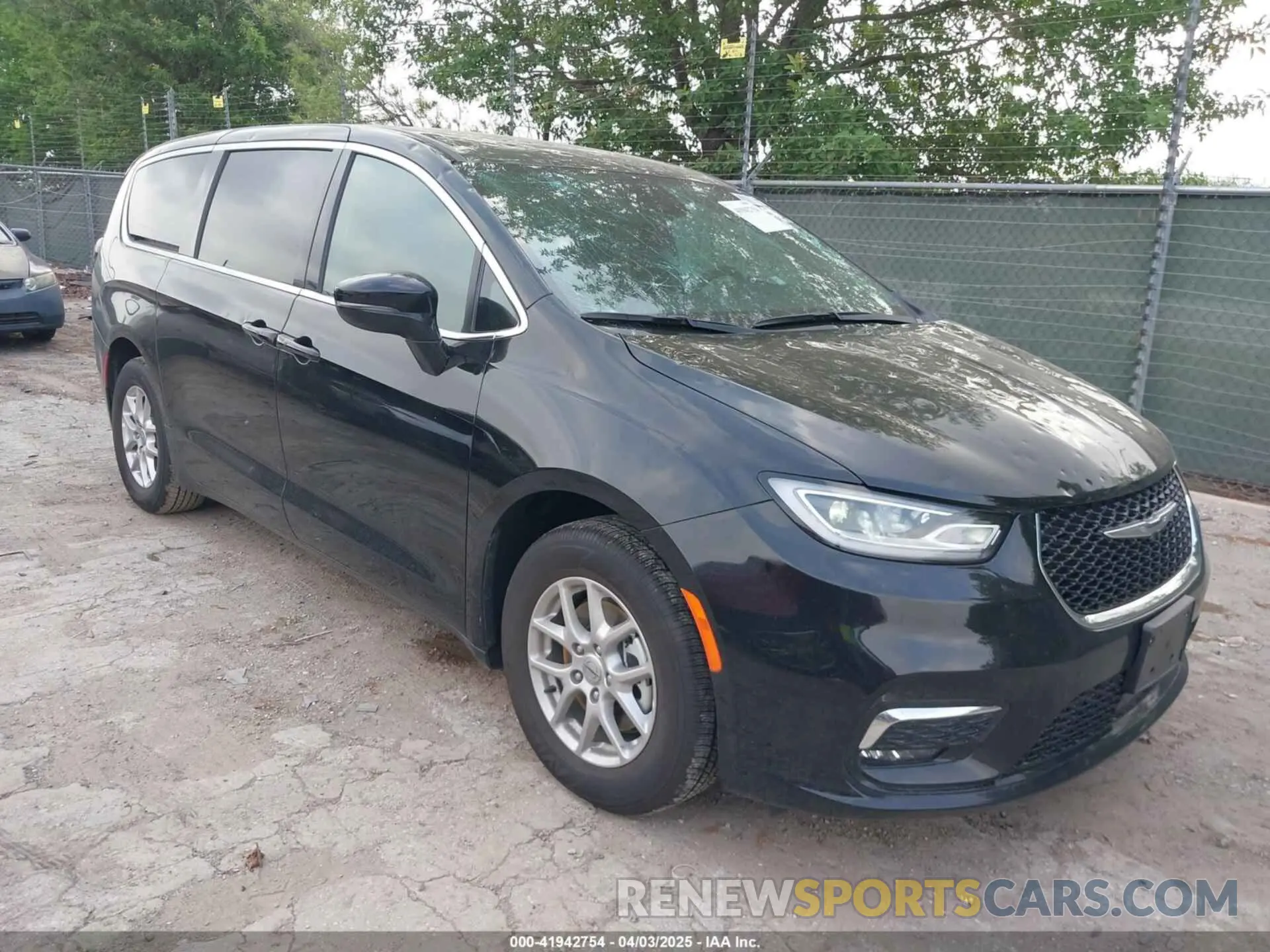 1 Photograph of a damaged car 2C4RC1BG5SR526518 CHRYSLER PACIFICA 2025