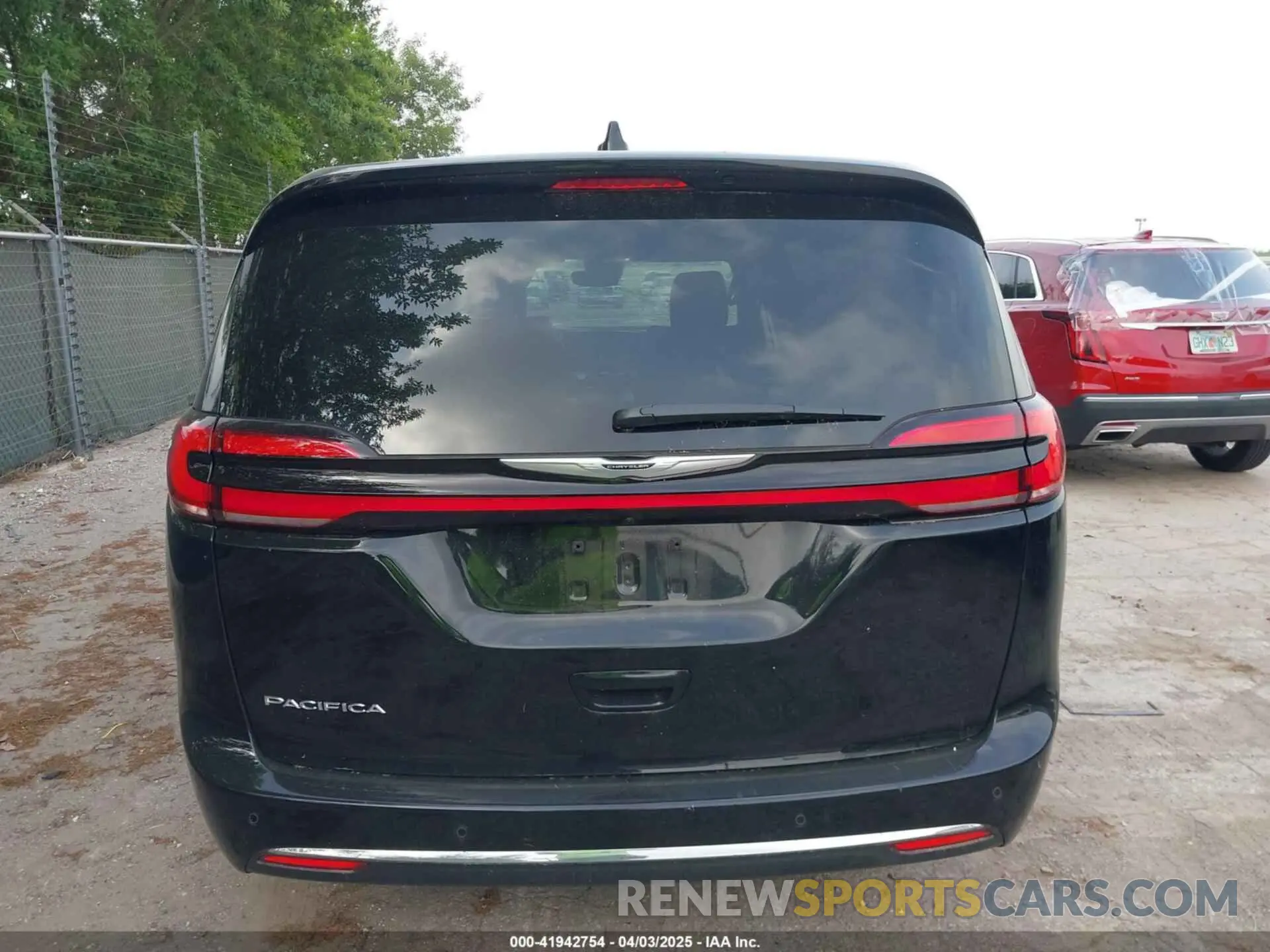 16 Photograph of a damaged car 2C4RC1BG5SR526518 CHRYSLER PACIFICA 2025