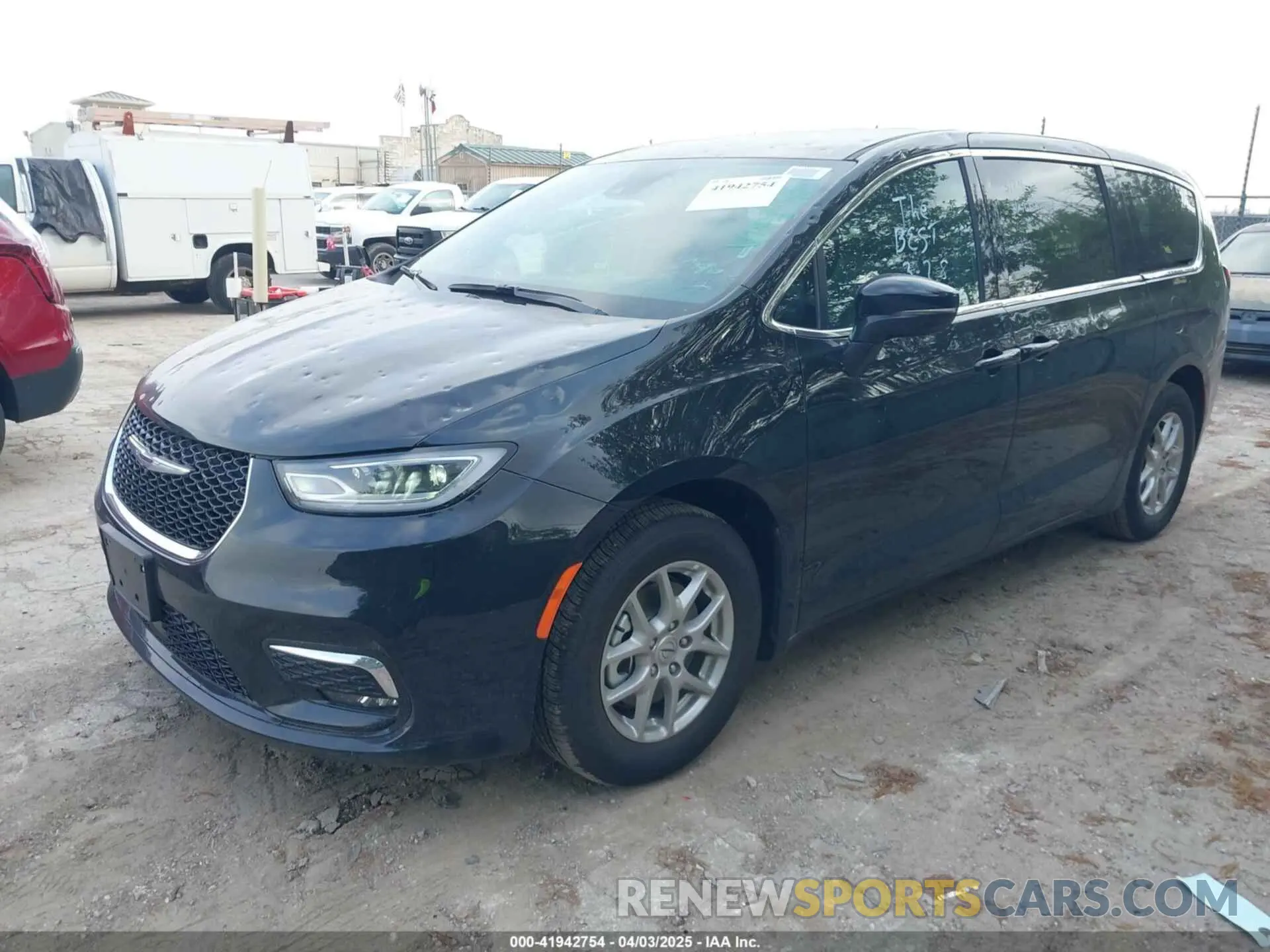 2 Photograph of a damaged car 2C4RC1BG5SR526518 CHRYSLER PACIFICA 2025