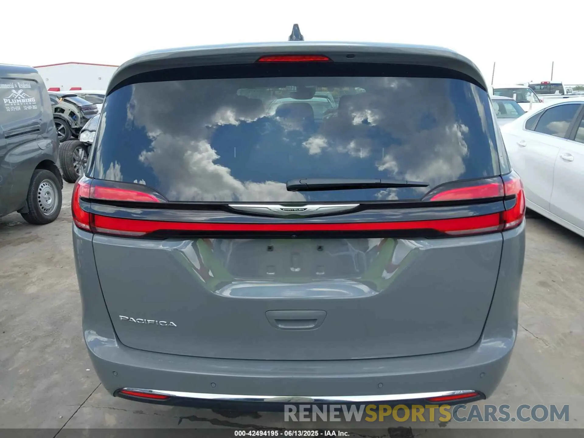 16 Photograph of a damaged car 2C4RC1BG6SR530951 CHRYSLER PACIFICA 2025