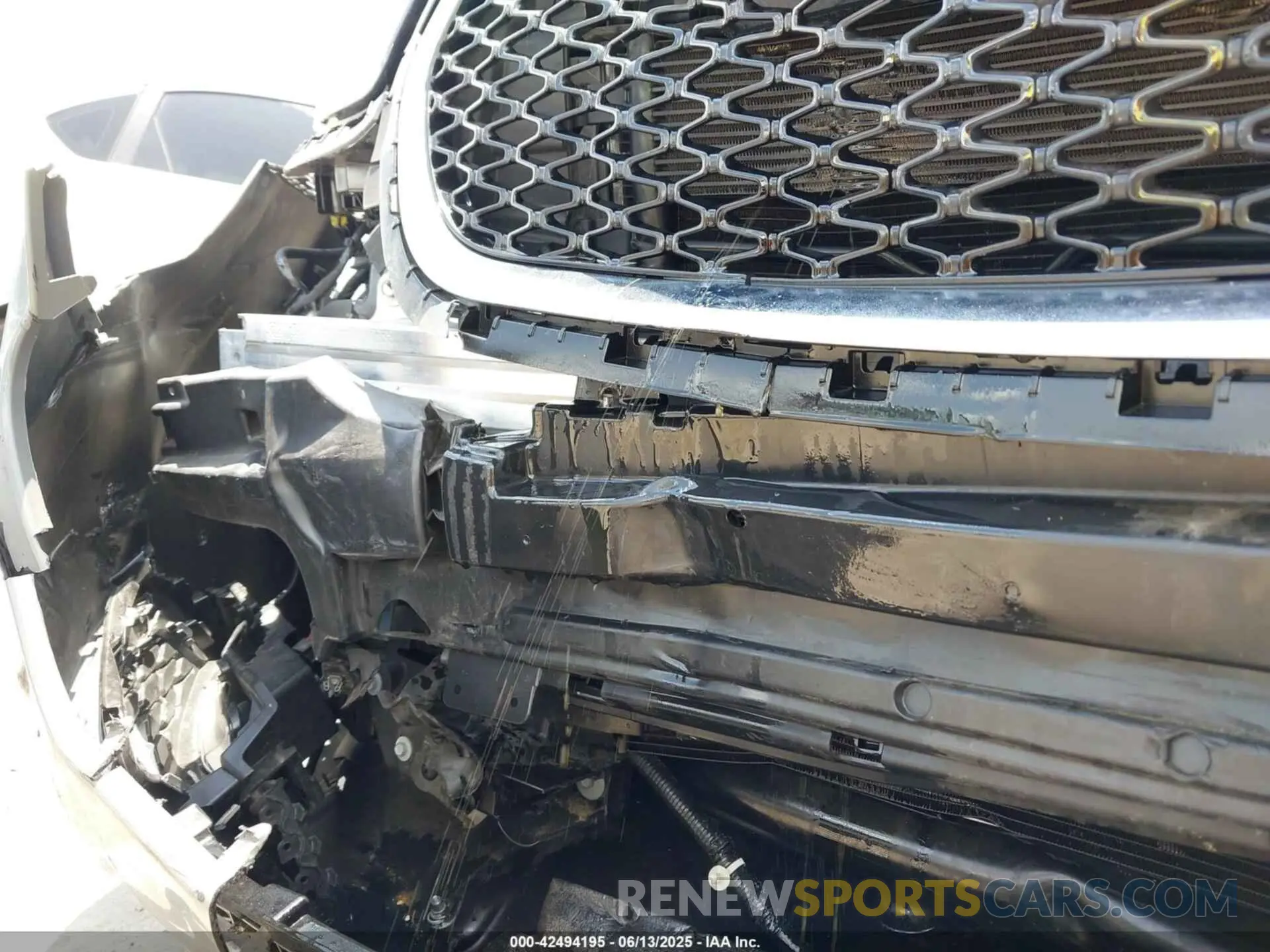 17 Photograph of a damaged car 2C4RC1BG6SR530951 CHRYSLER PACIFICA 2025
