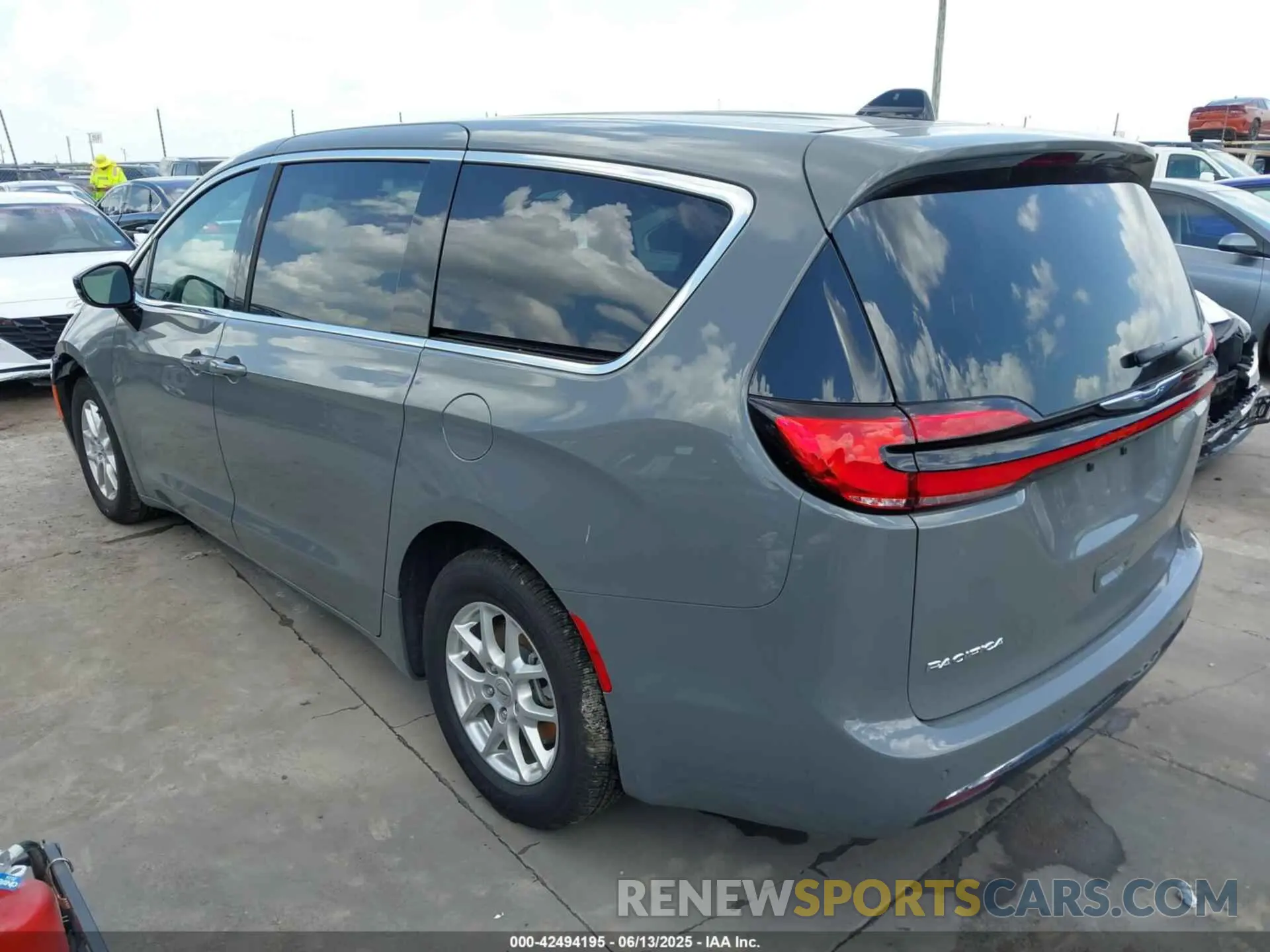 3 Photograph of a damaged car 2C4RC1BG6SR530951 CHRYSLER PACIFICA 2025