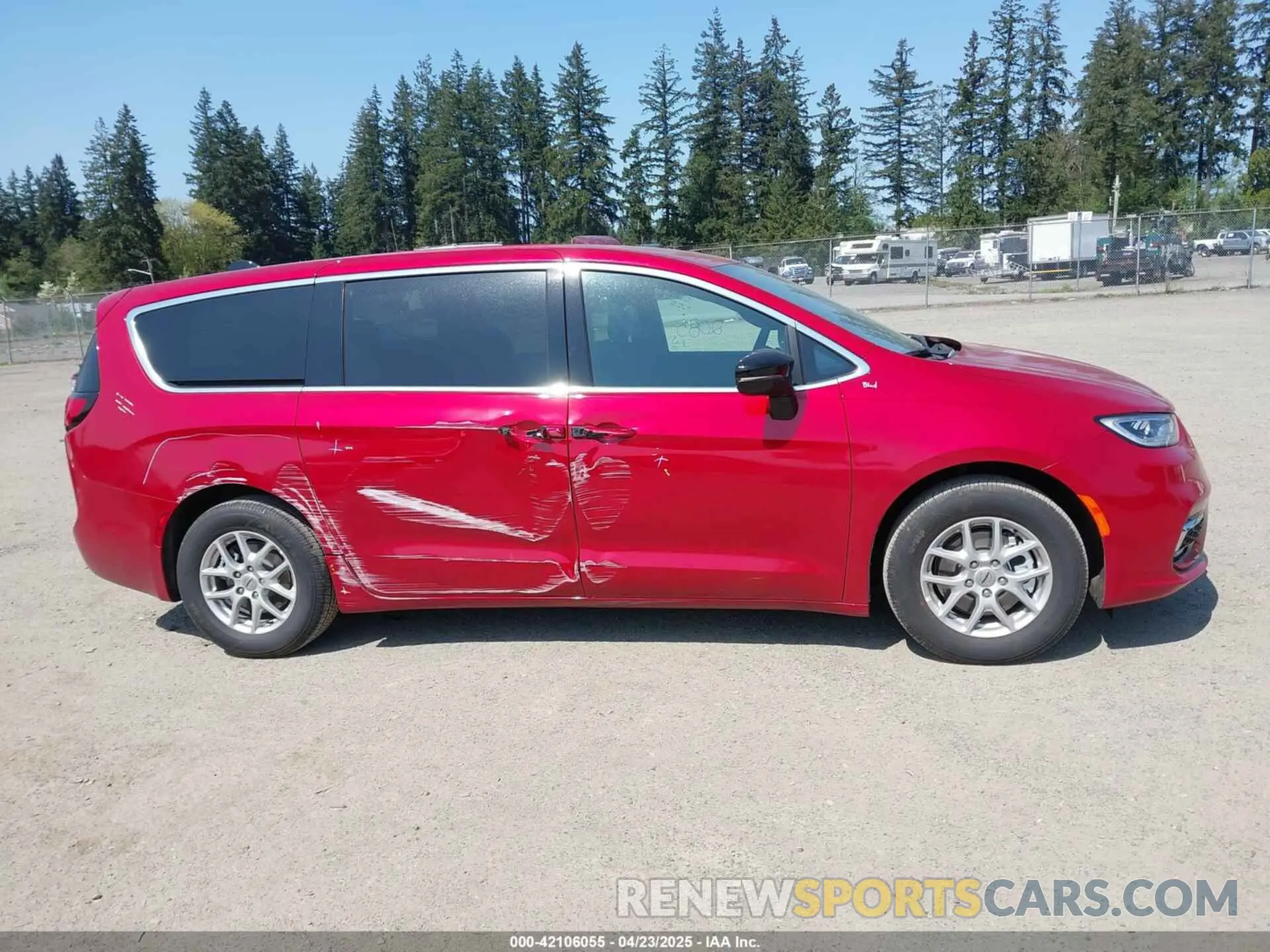 13 Photograph of a damaged car 2C4RC1BG6SR554960 CHRYSLER PACIFICA 2025