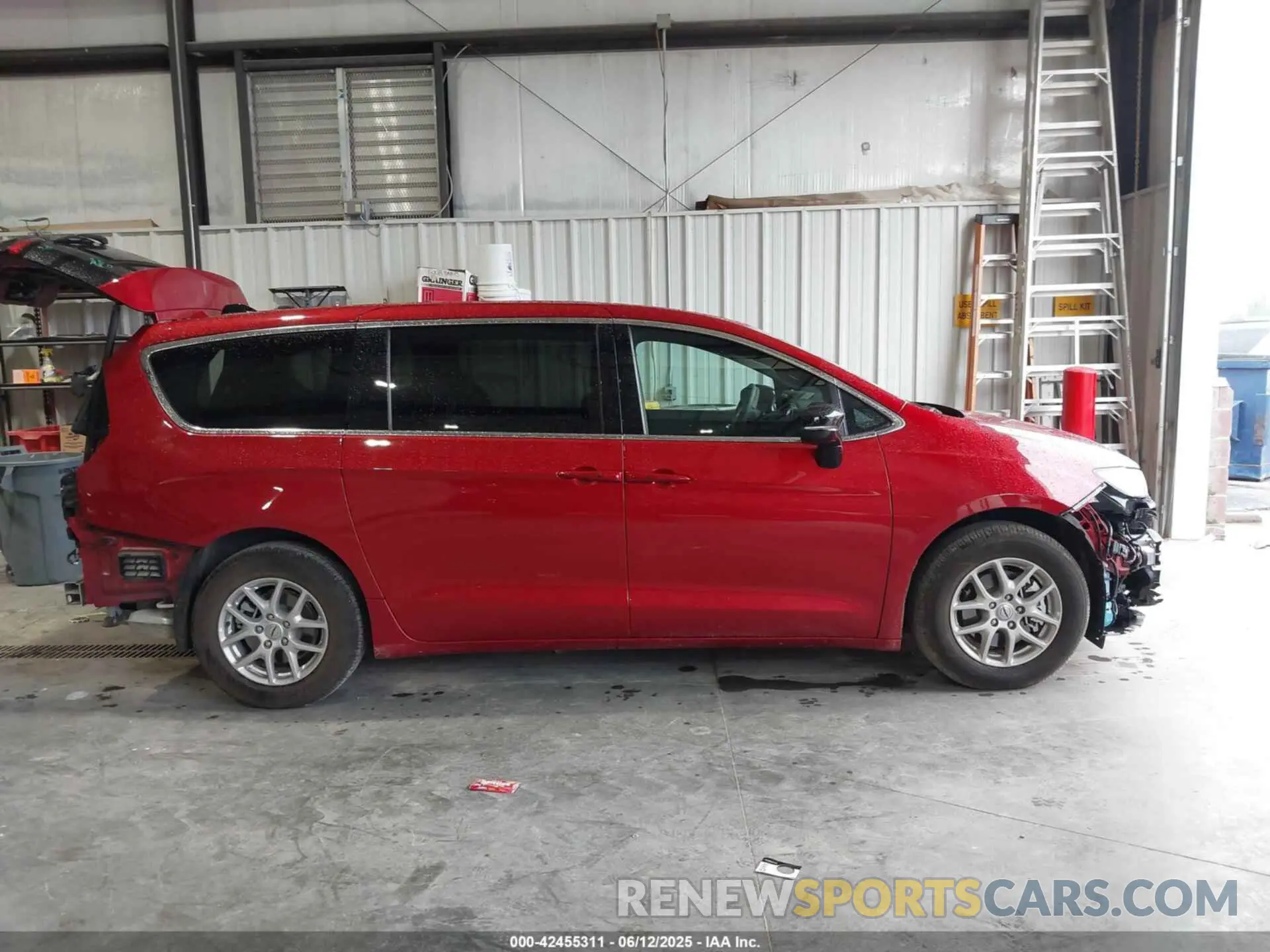 13 Photograph of a damaged car 2C4RC1BG8SR551509 CHRYSLER PACIFICA 2025