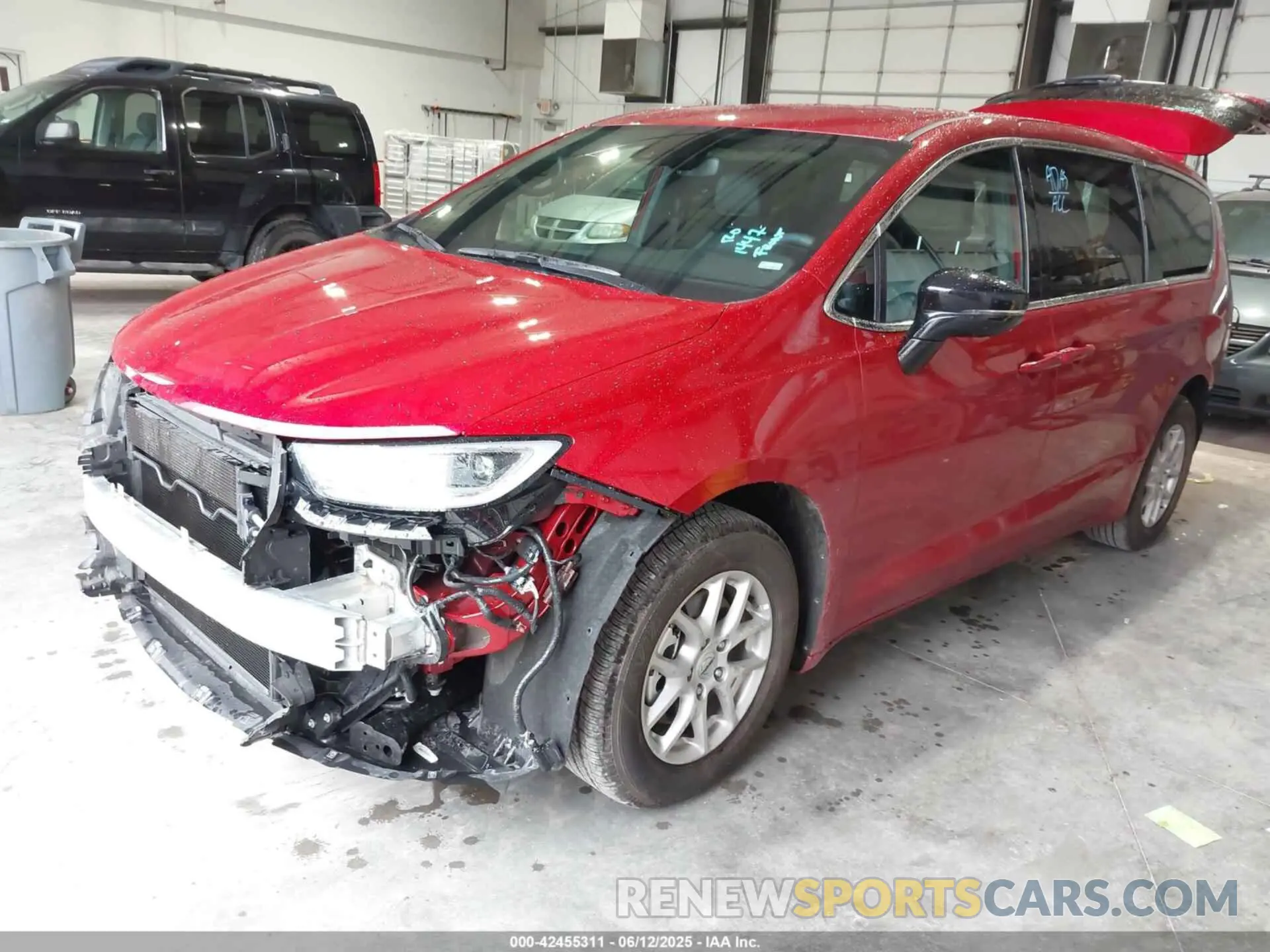 2 Photograph of a damaged car 2C4RC1BG8SR551509 CHRYSLER PACIFICA 2025