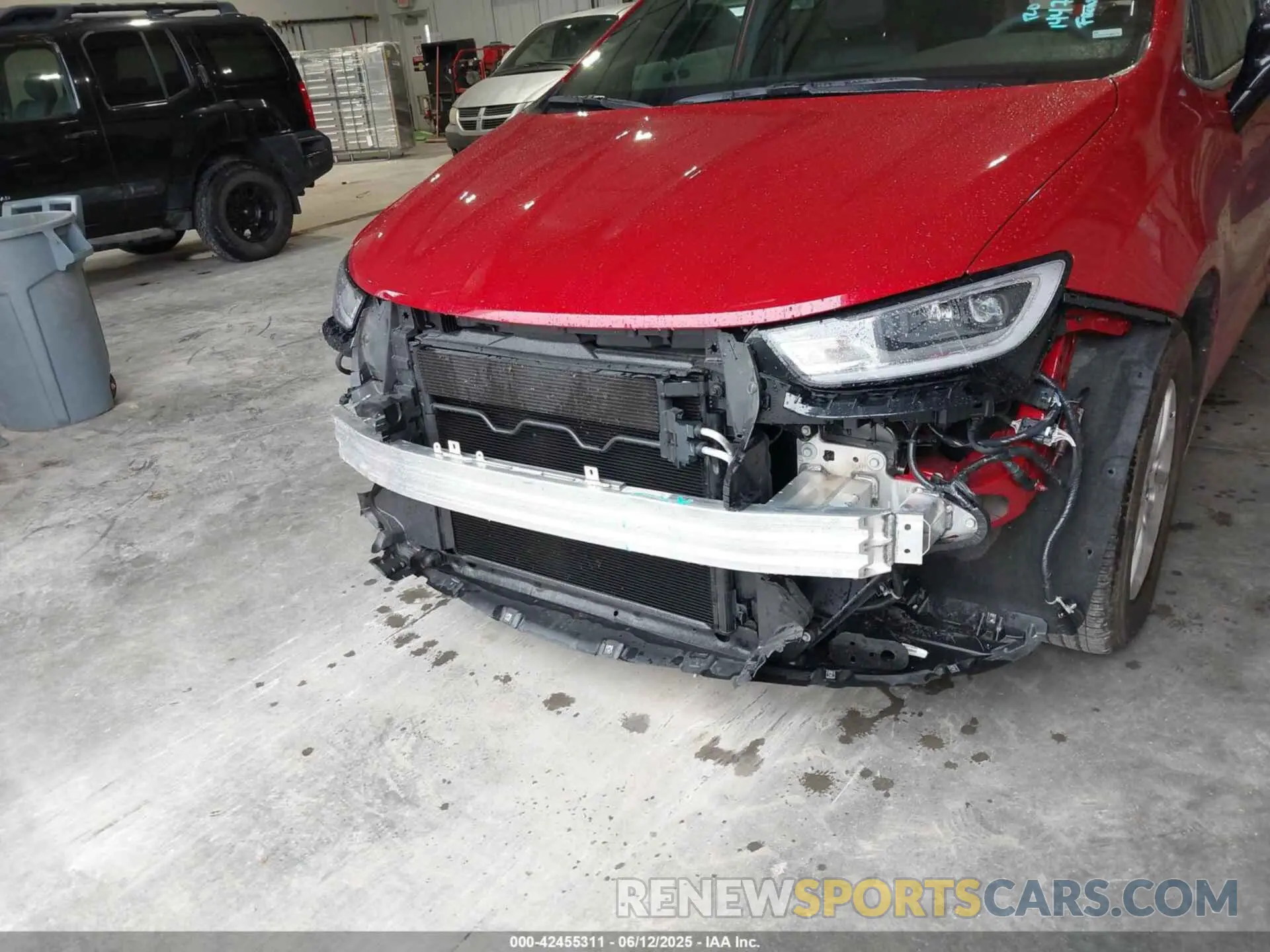 6 Photograph of a damaged car 2C4RC1BG8SR551509 CHRYSLER PACIFICA 2025
