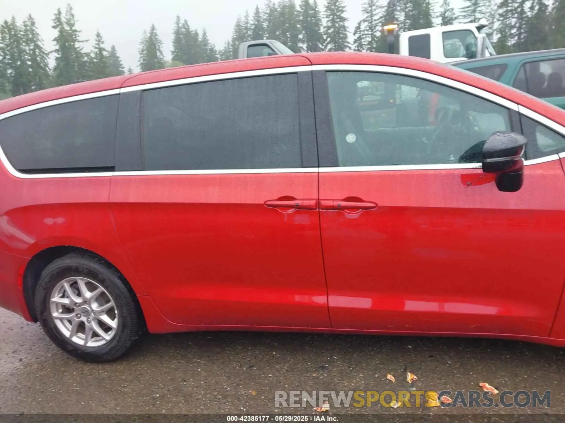 14 Photograph of a damaged car 2C4RC1BG9SR530006 CHRYSLER PACIFICA 2025
