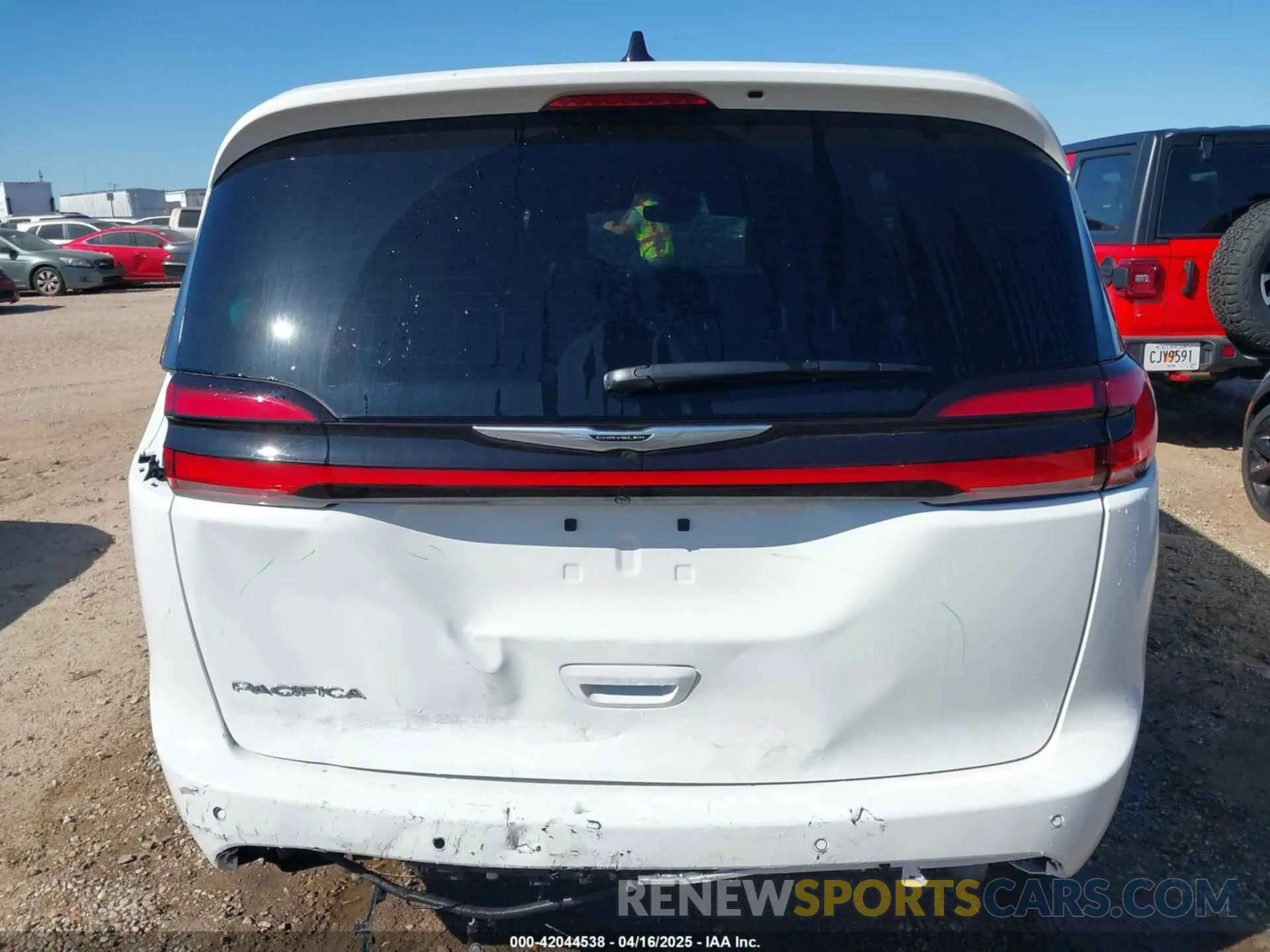 16 Photograph of a damaged car 2C4RC1BG9SR531589 CHRYSLER PACIFICA 2025