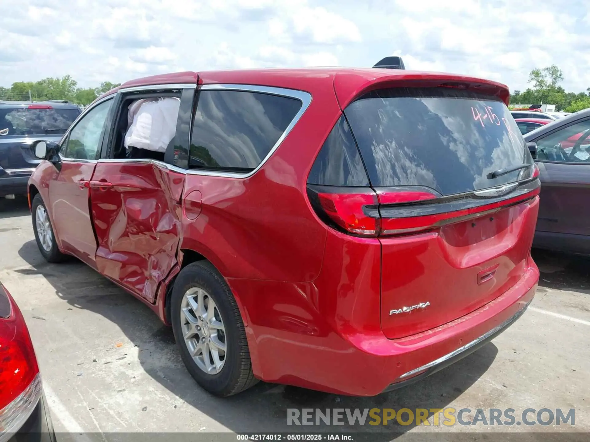 14 Photograph of a damaged car 2C4RC1BG9SR554080 CHRYSLER PACIFICA 2025