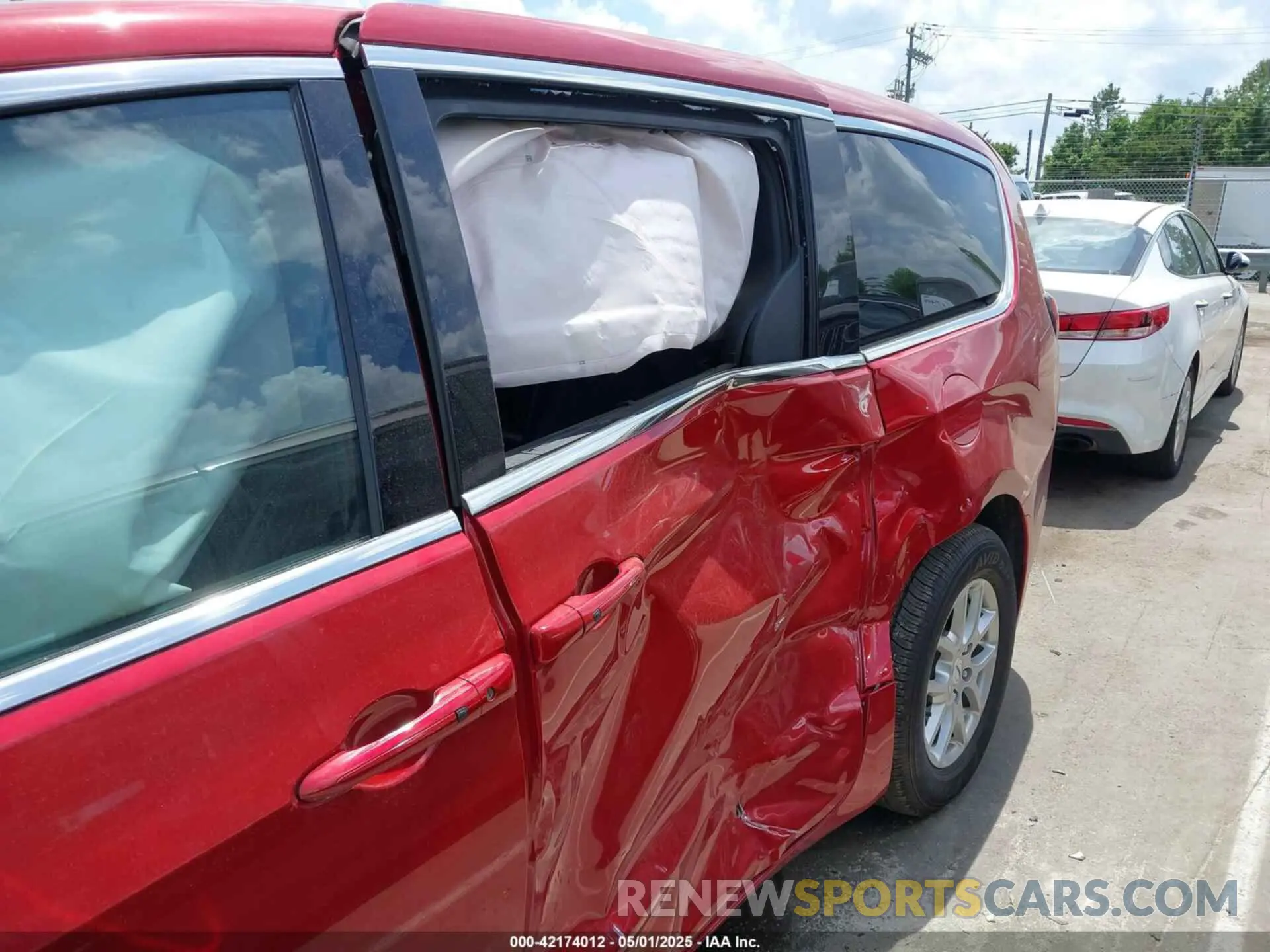 6 Photograph of a damaged car 2C4RC1BG9SR554080 CHRYSLER PACIFICA 2025