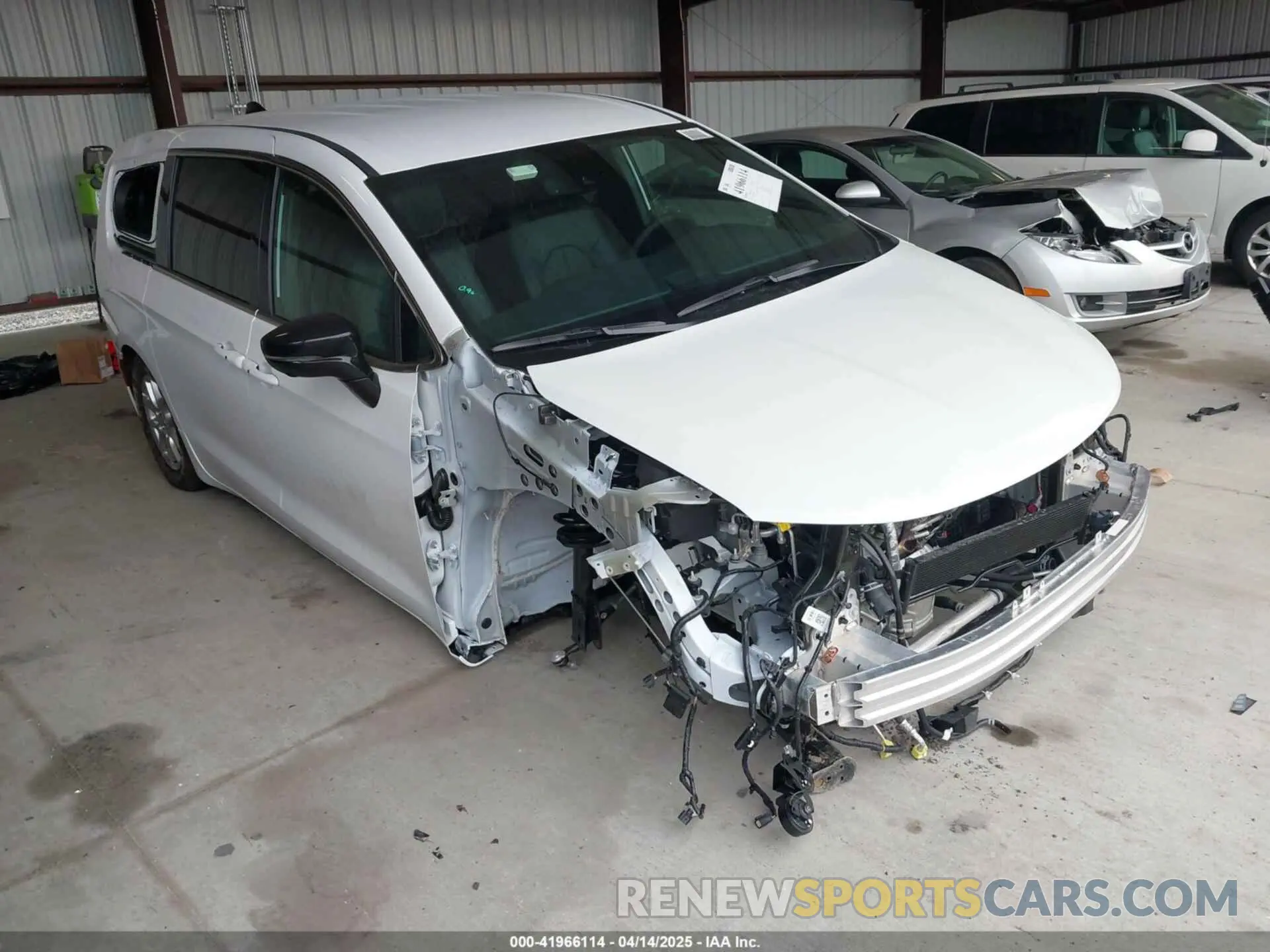 1 Photograph of a damaged car 2C4RC1BGXSR521900 CHRYSLER PACIFICA 2025