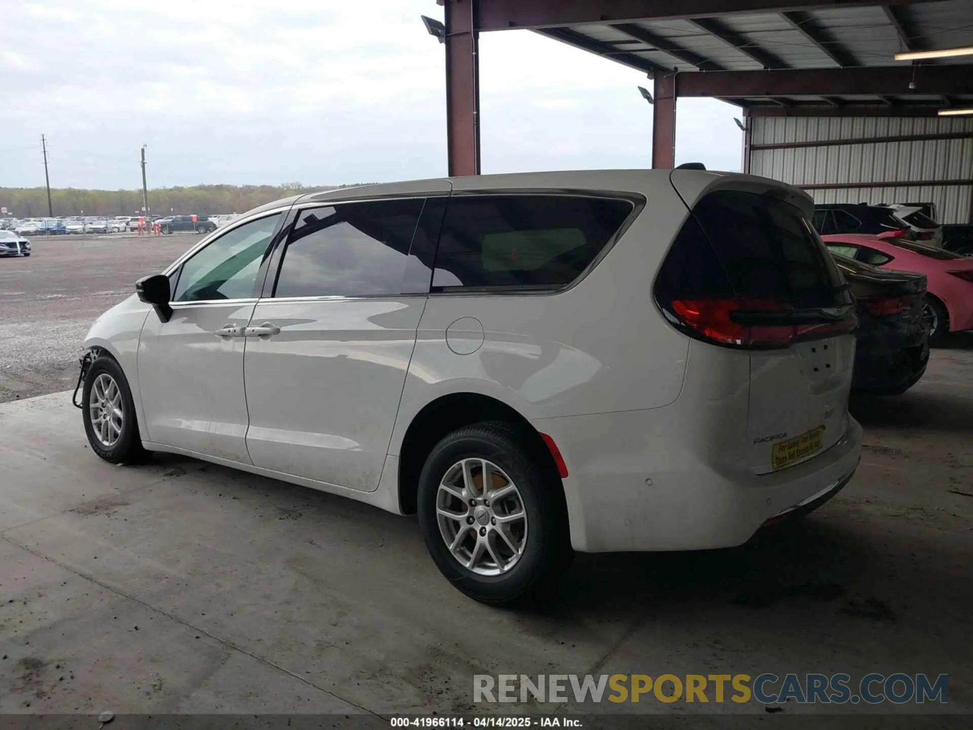 15 Photograph of a damaged car 2C4RC1BGXSR521900 CHRYSLER PACIFICA 2025