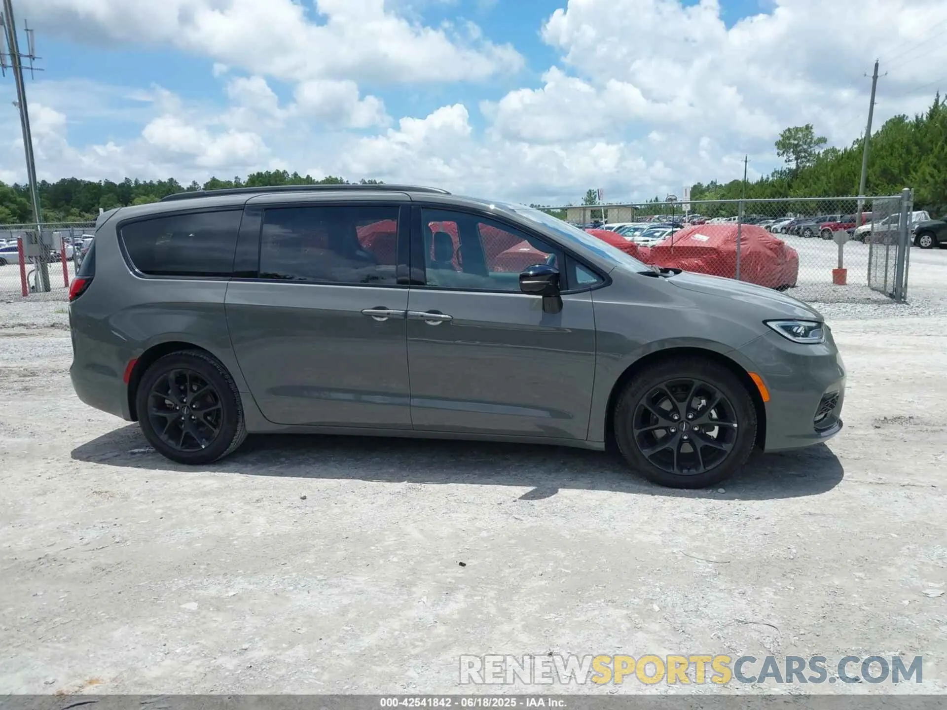 13 Photograph of a damaged car 2C4RC1GG0SR518187 CHRYSLER PACIFICA 2025