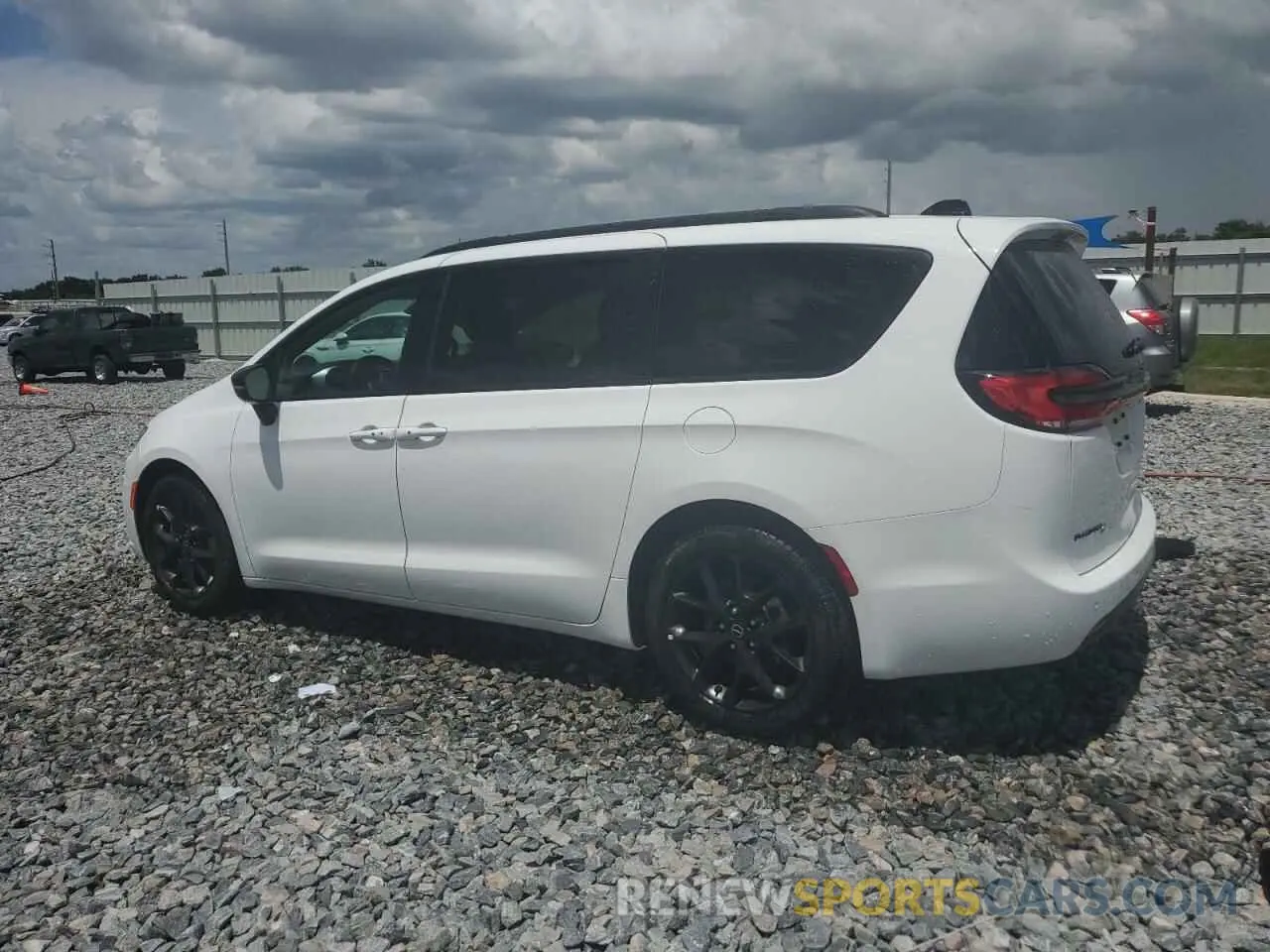 2 Photograph of a damaged car 2C4RC1GG1SR539601 CHRYSLER PACIFICA 2025