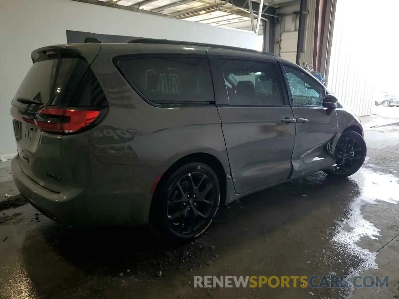 3 Photograph of a damaged car 2C4RC1GG3SR515011 CHRYSLER PACIFICA 2025