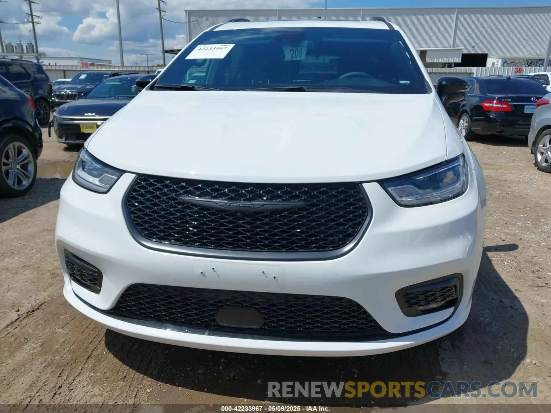 12 Photograph of a damaged car 2C4RC1GG3SR520158 CHRYSLER PACIFICA 2025