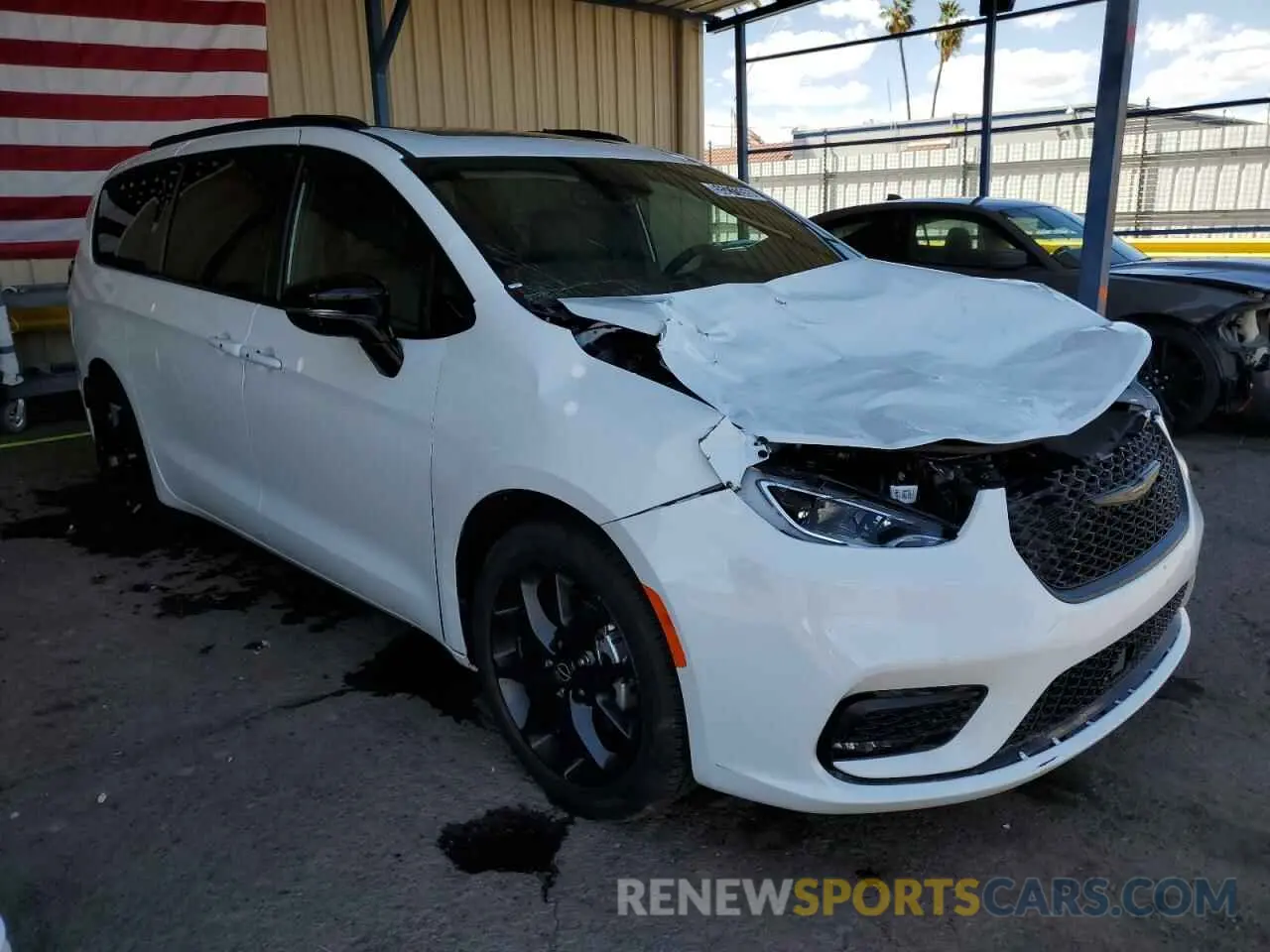 4 Photograph of a damaged car 2C4RC1GG8SR537604 CHRYSLER PACIFICA 2025