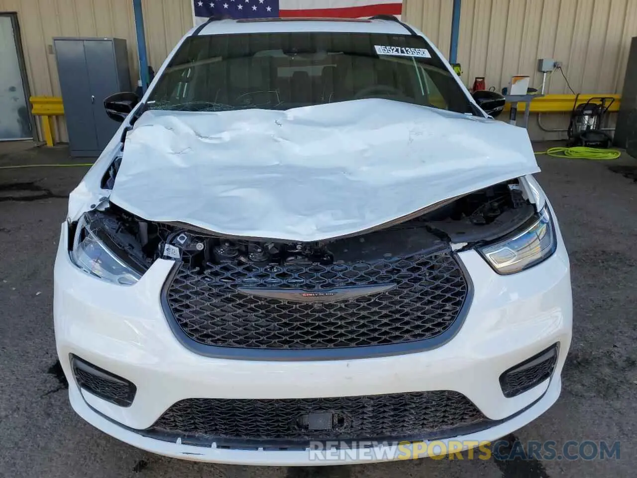 5 Photograph of a damaged car 2C4RC1GG8SR537604 CHRYSLER PACIFICA 2025