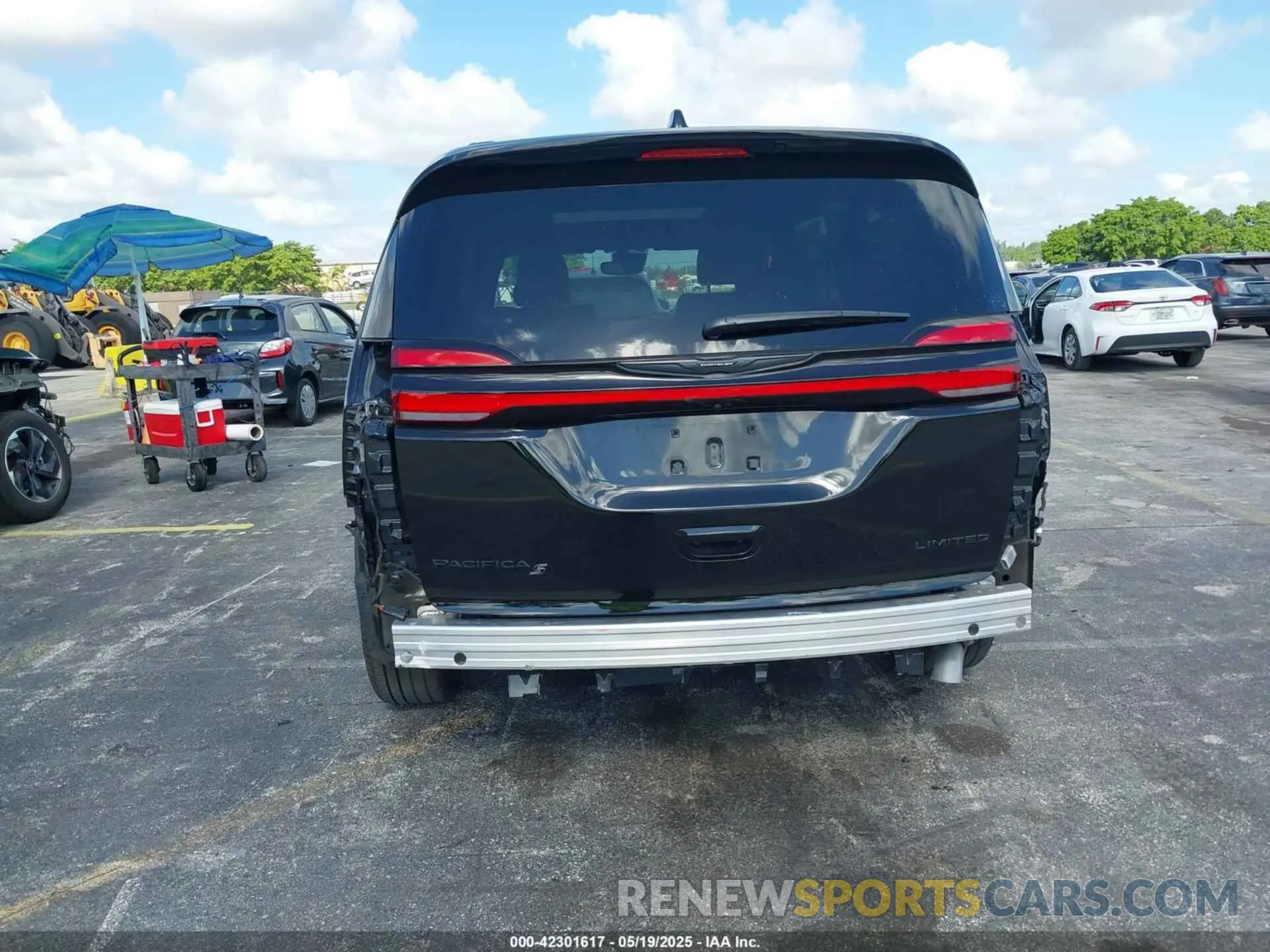 6 Photograph of a damaged car 2C4RC1GG8SR549218 CHRYSLER PACIFICA 2025