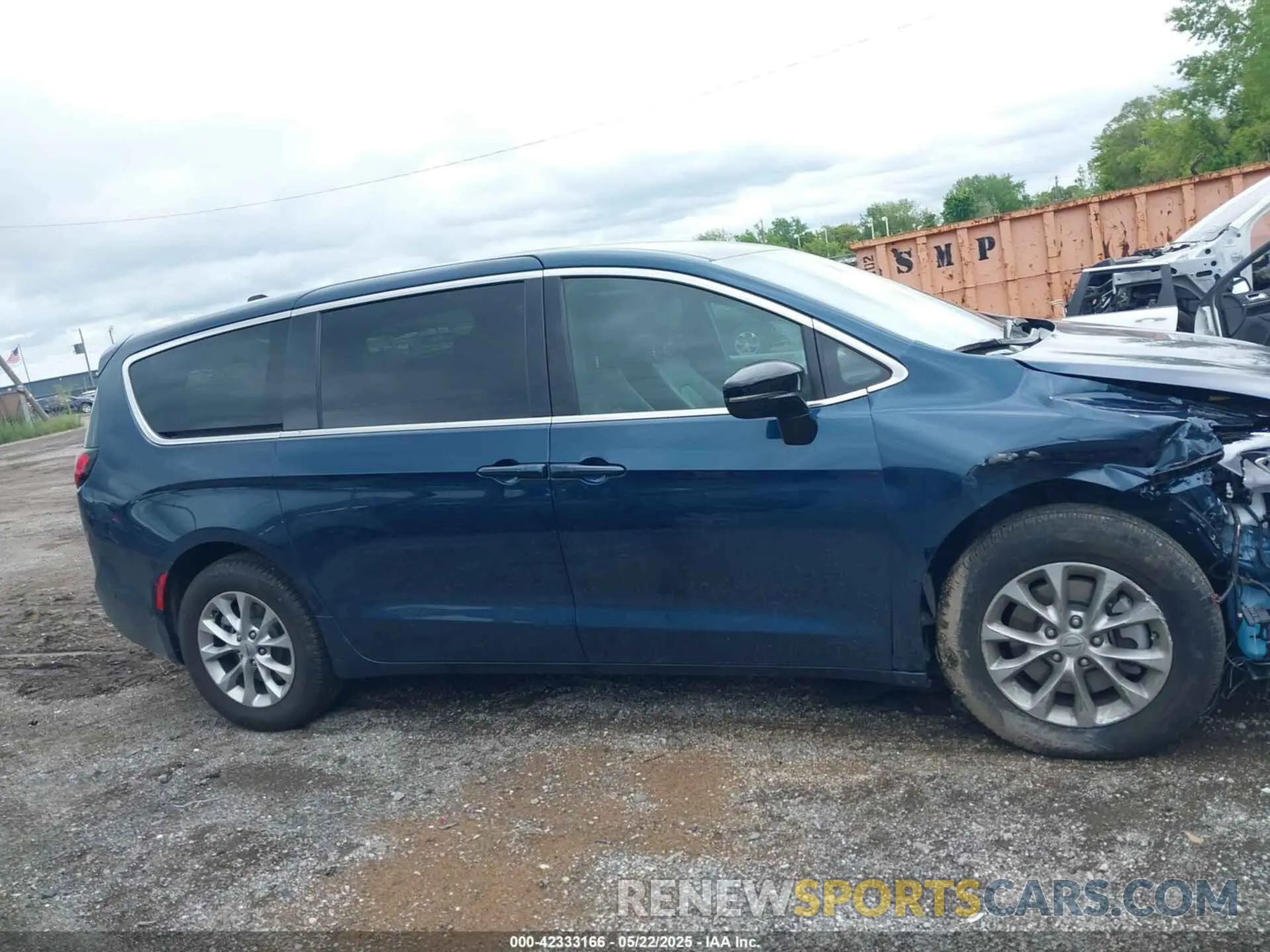 13 Photograph of a damaged car 2C4RC3BG3SR559187 CHRYSLER PACIFICA 2025
