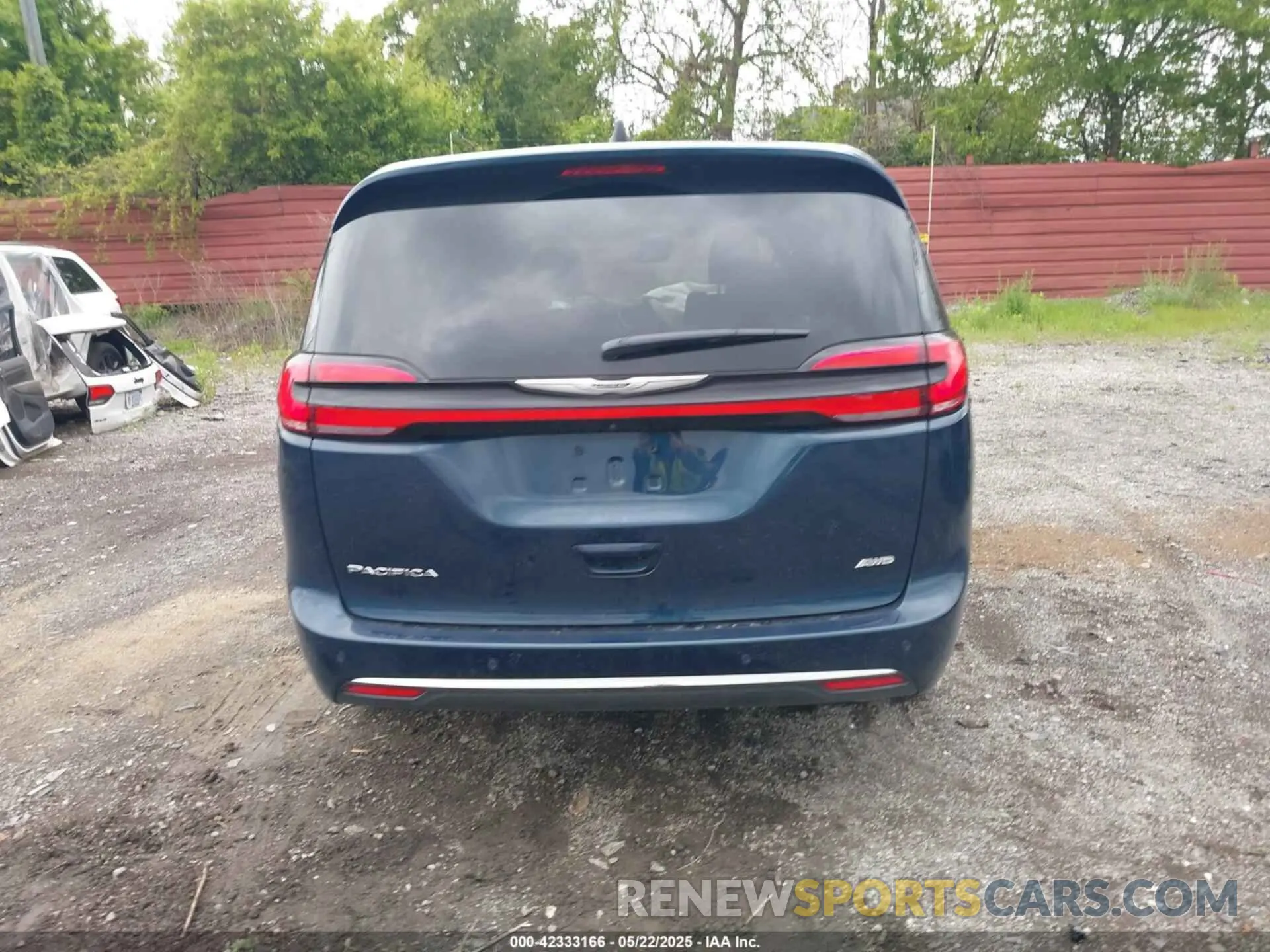 16 Photograph of a damaged car 2C4RC3BG3SR559187 CHRYSLER PACIFICA 2025
