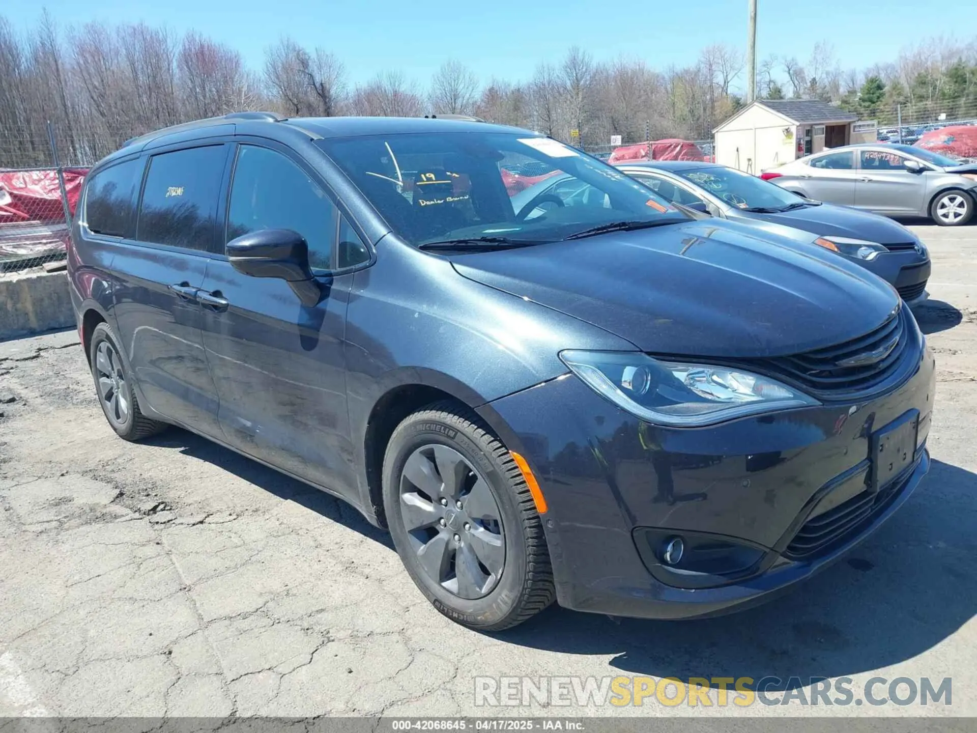 1 Photograph of a damaged car 2C4RC1N71KR722189 CHRYSLER PACIFICA HYBRID 2019