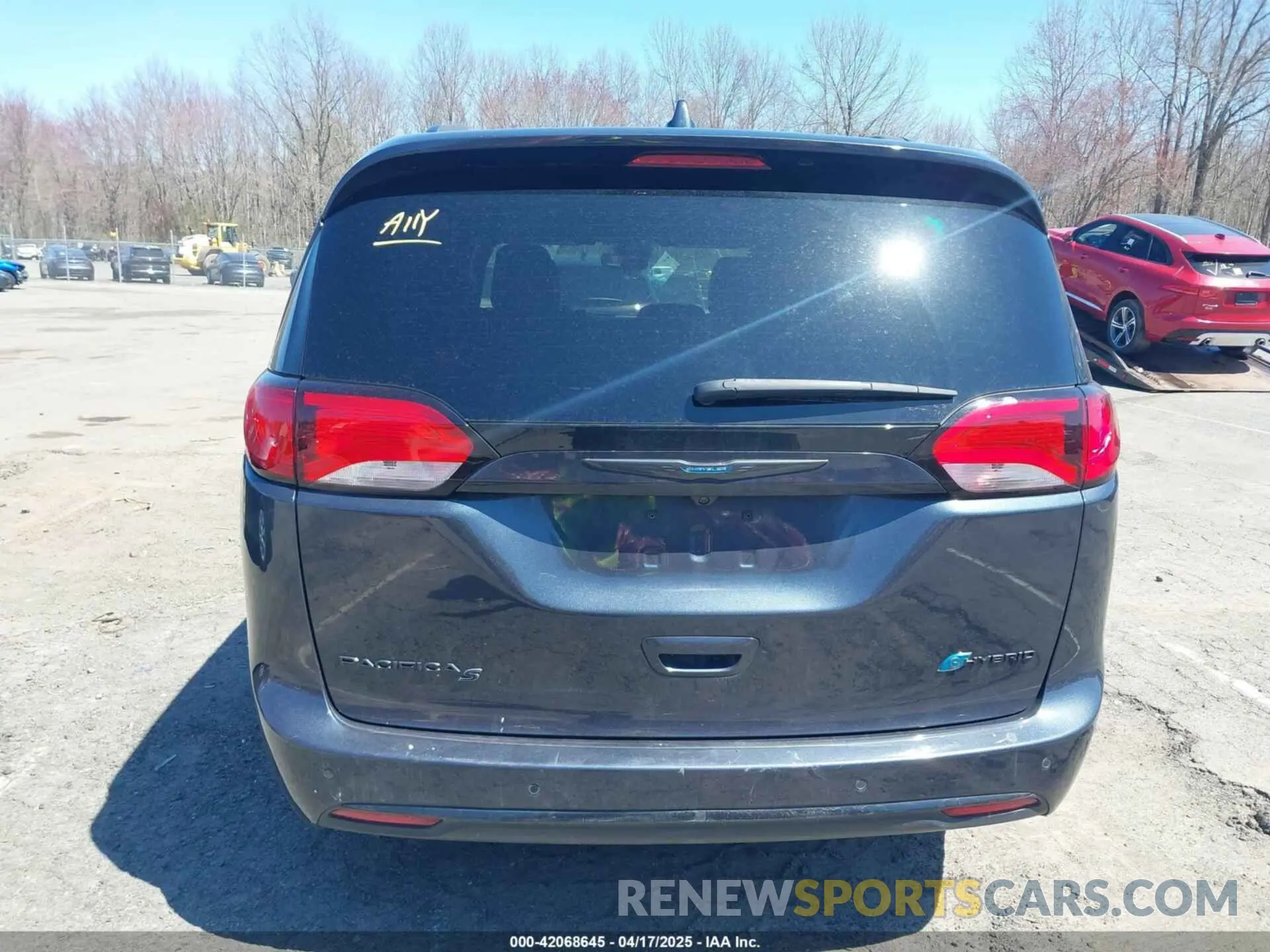 16 Photograph of a damaged car 2C4RC1N71KR722189 CHRYSLER PACIFICA HYBRID 2019