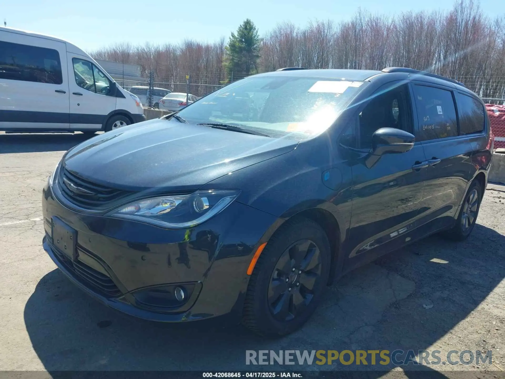 2 Photograph of a damaged car 2C4RC1N71KR722189 CHRYSLER PACIFICA HYBRID 2019