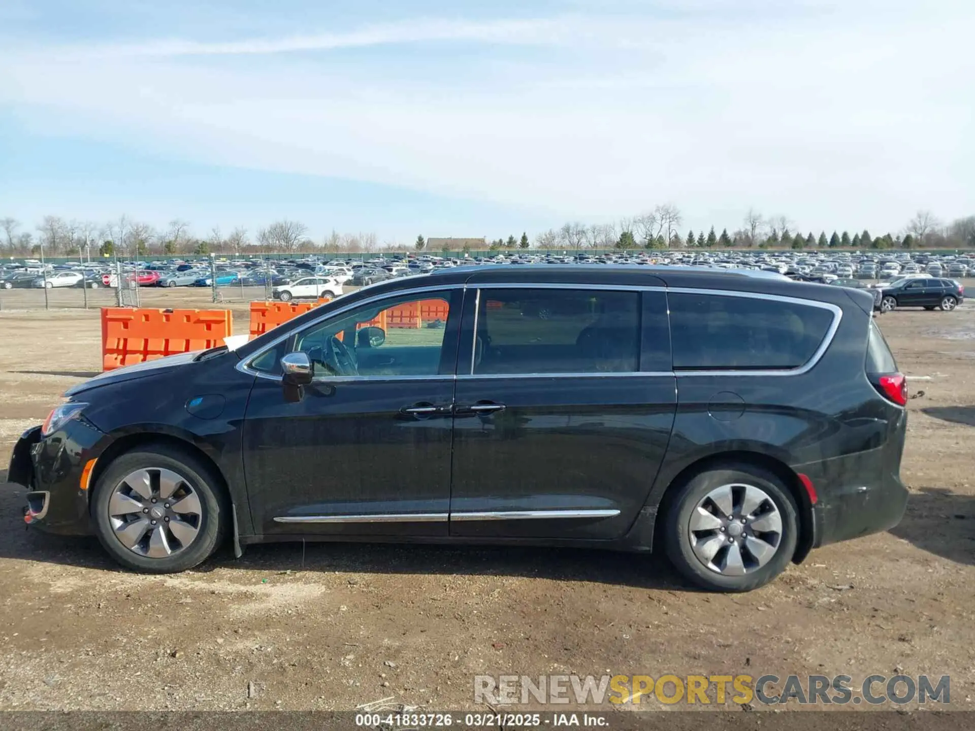 14 Photograph of a damaged car 2C4RC1N75KR500240 CHRYSLER PACIFICA HYBRID 2019