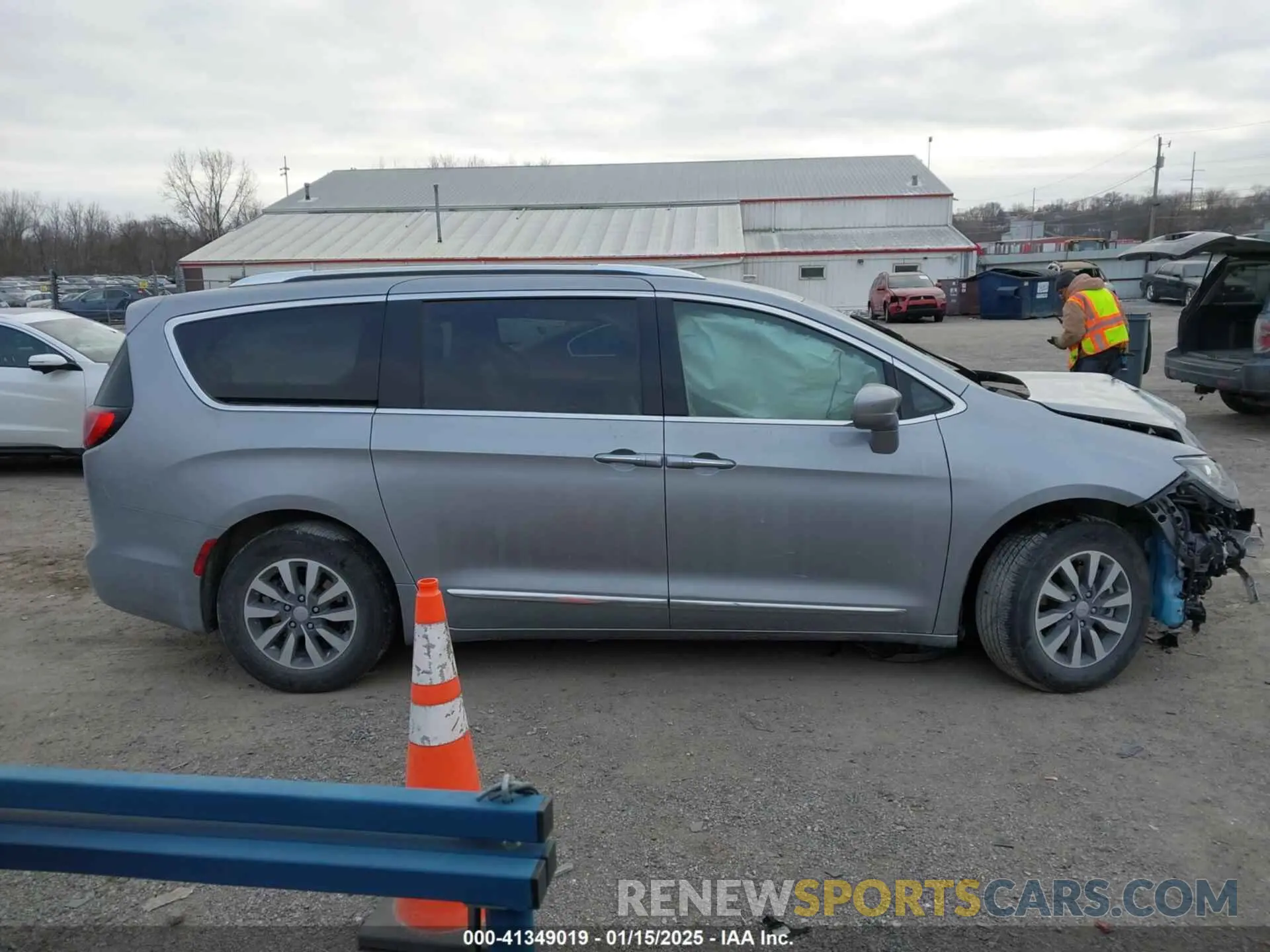14 Photograph of a damaged car 2C4RC1L75LR217650 CHRYSLER PACIFICA HYBRID 2020