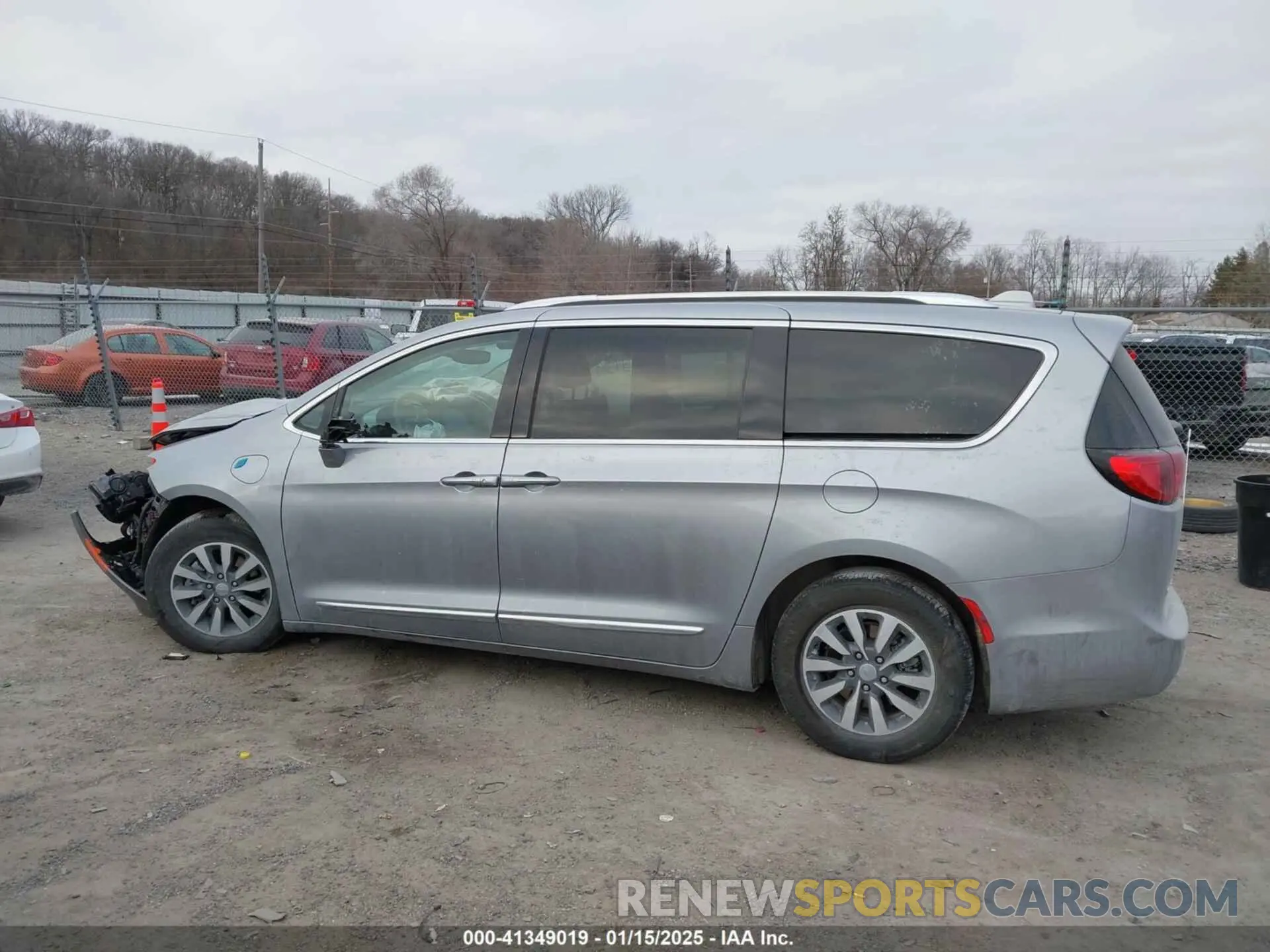 15 Photograph of a damaged car 2C4RC1L75LR217650 CHRYSLER PACIFICA HYBRID 2020