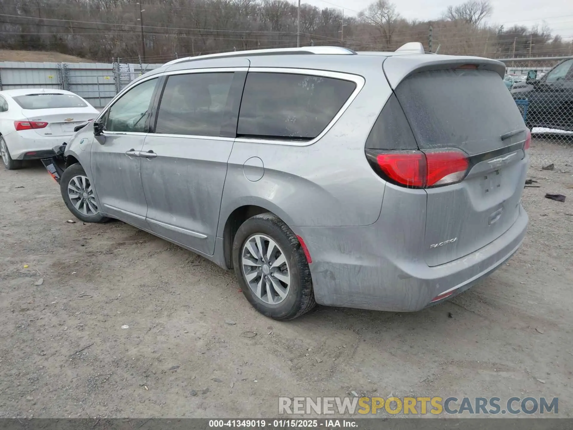 3 Photograph of a damaged car 2C4RC1L75LR217650 CHRYSLER PACIFICA HYBRID 2020