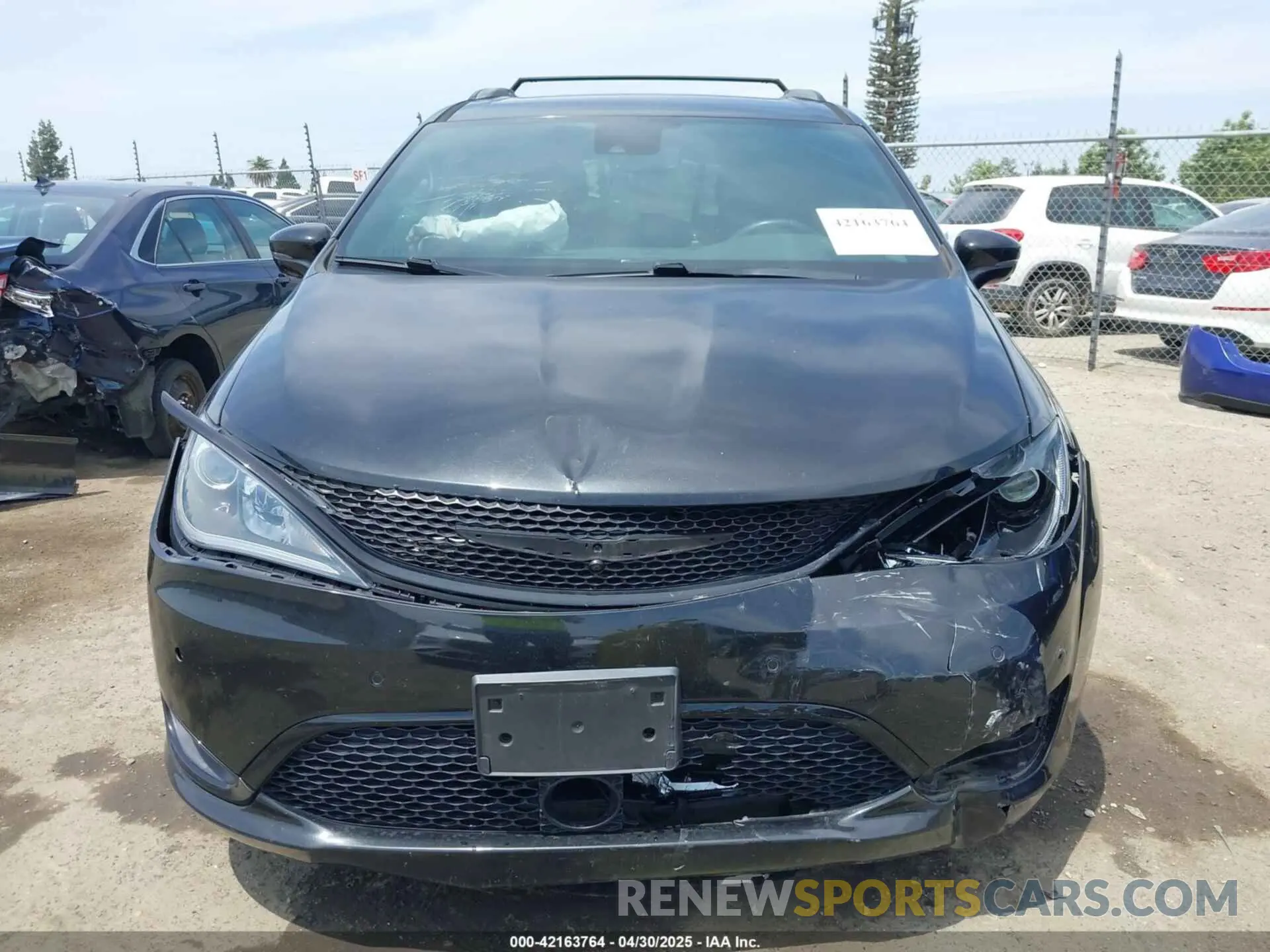 13 Photograph of a damaged car 2C4RC1N70LR199426 CHRYSLER PACIFICA HYBRID 2020
