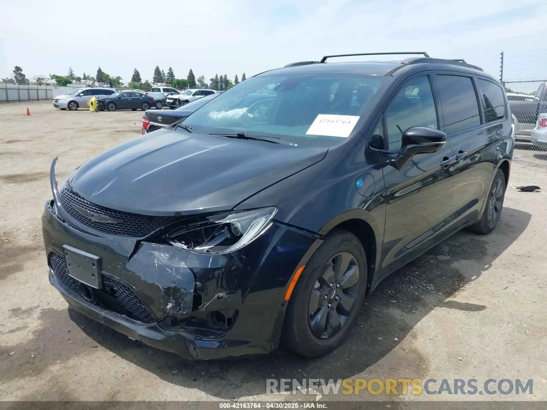 2 Photograph of a damaged car 2C4RC1N70LR199426 CHRYSLER PACIFICA HYBRID 2020