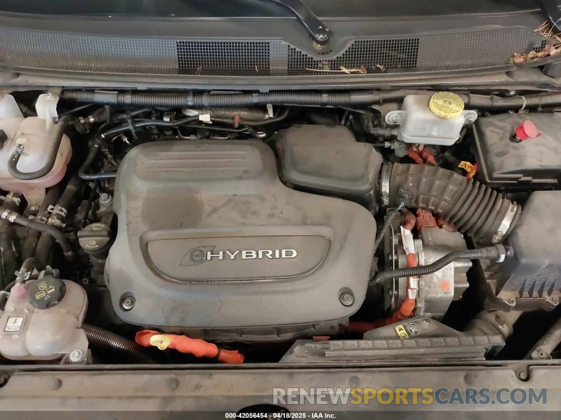 10 Photograph of a damaged car 2C4RC1N70LR243988 CHRYSLER PACIFICA HYBRID 2020