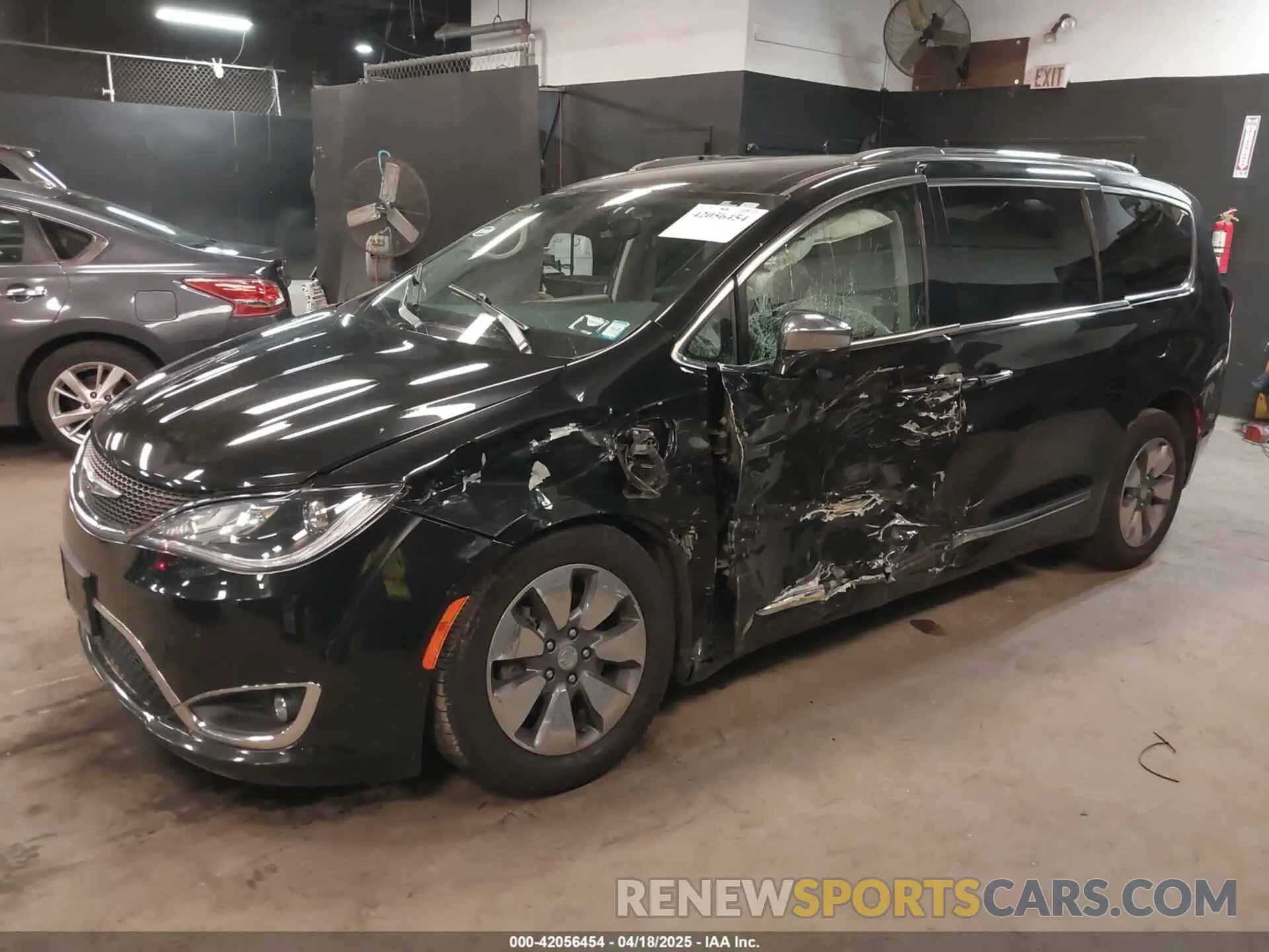 2 Photograph of a damaged car 2C4RC1N70LR243988 CHRYSLER PACIFICA HYBRID 2020