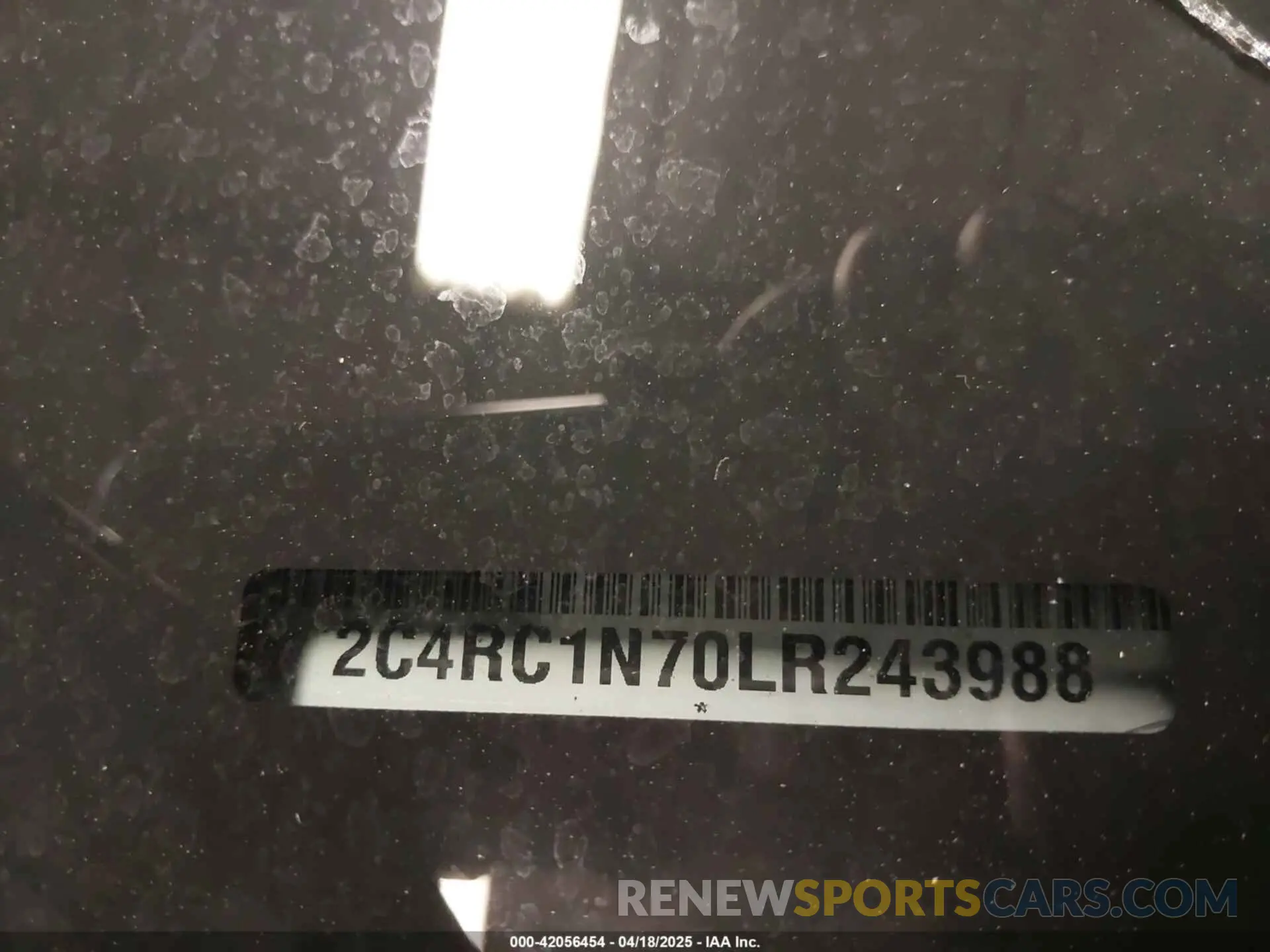 9 Photograph of a damaged car 2C4RC1N70LR243988 CHRYSLER PACIFICA HYBRID 2020