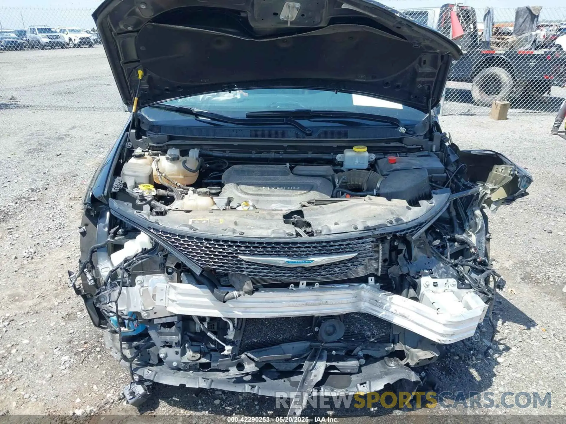 10 Photograph of a damaged car 2C4RC1N77LR112167 CHRYSLER PACIFICA HYBRID 2020