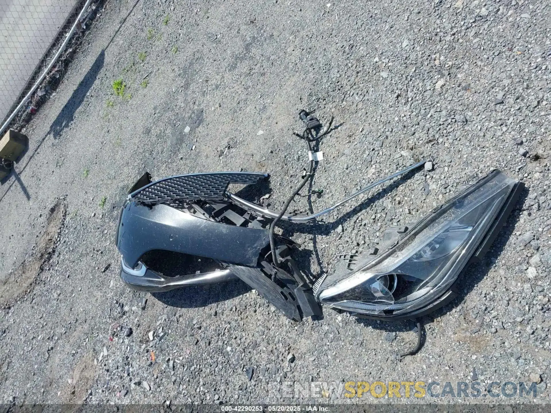 11 Photograph of a damaged car 2C4RC1N77LR112167 CHRYSLER PACIFICA HYBRID 2020