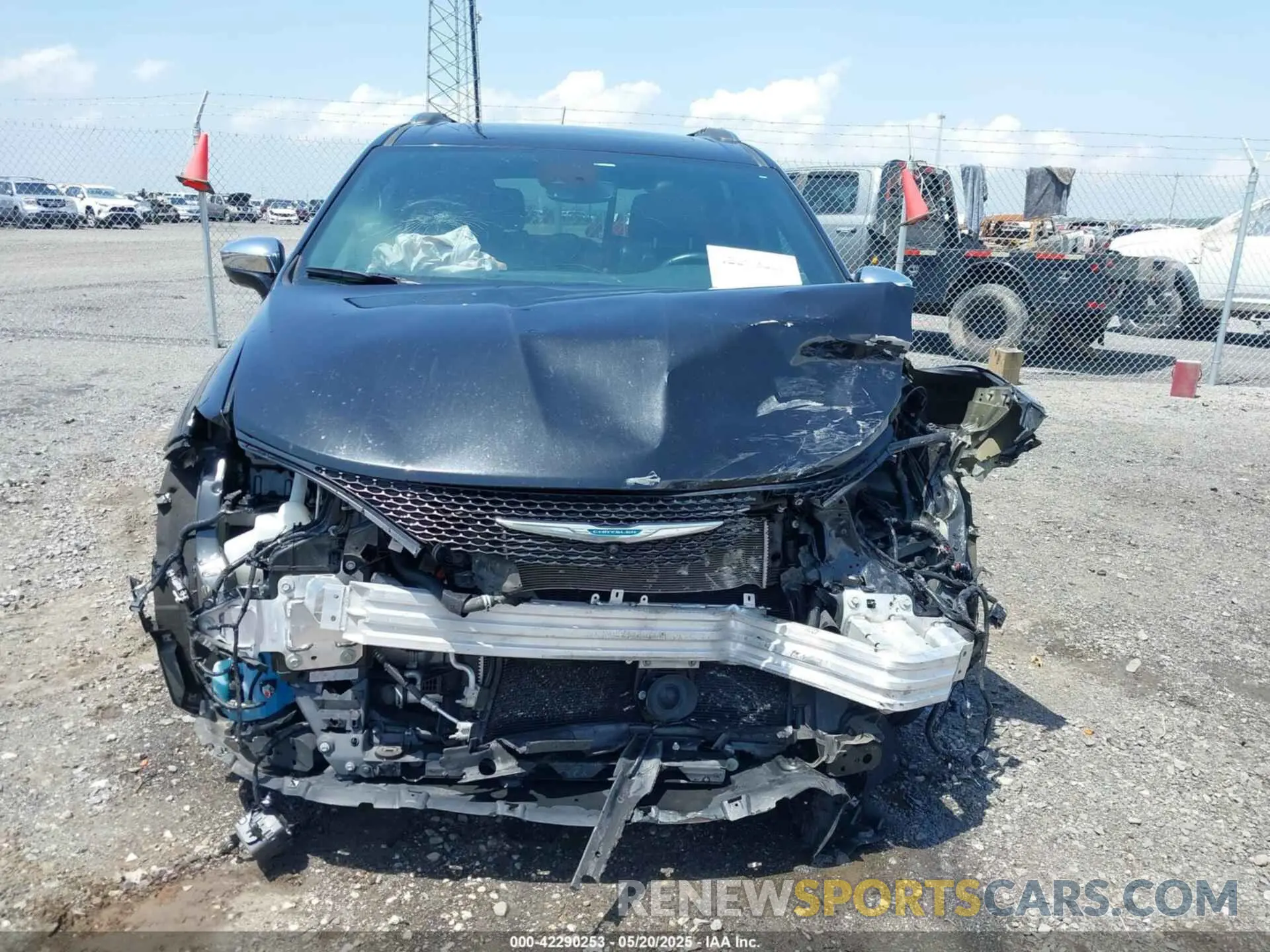 12 Photograph of a damaged car 2C4RC1N77LR112167 CHRYSLER PACIFICA HYBRID 2020