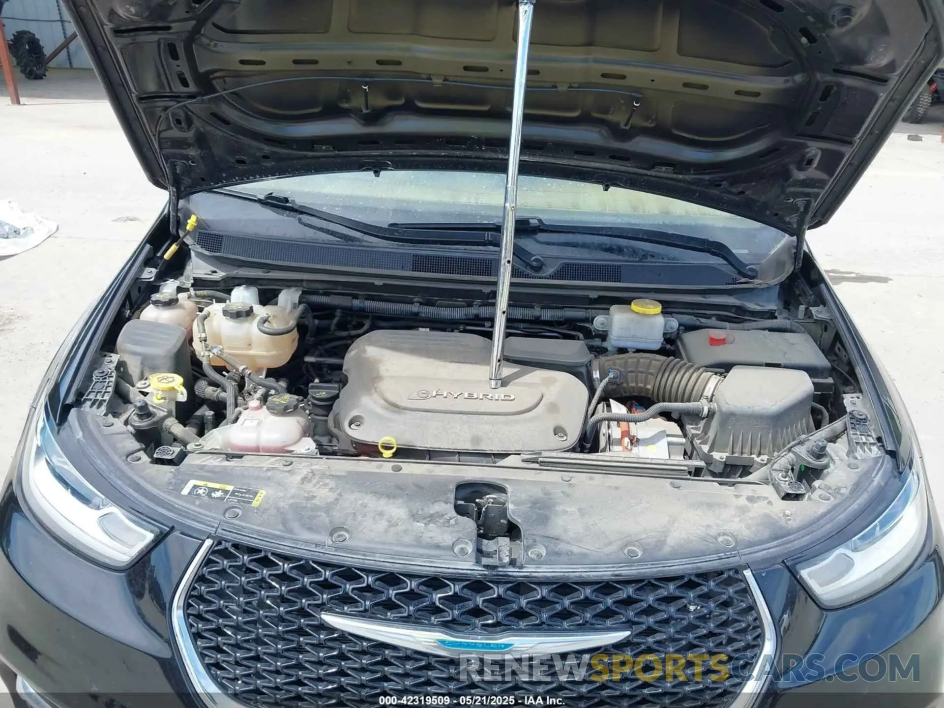 10 Photograph of a damaged car 2C4RC1L70MR522460 CHRYSLER PACIFICA HYBRID 2021