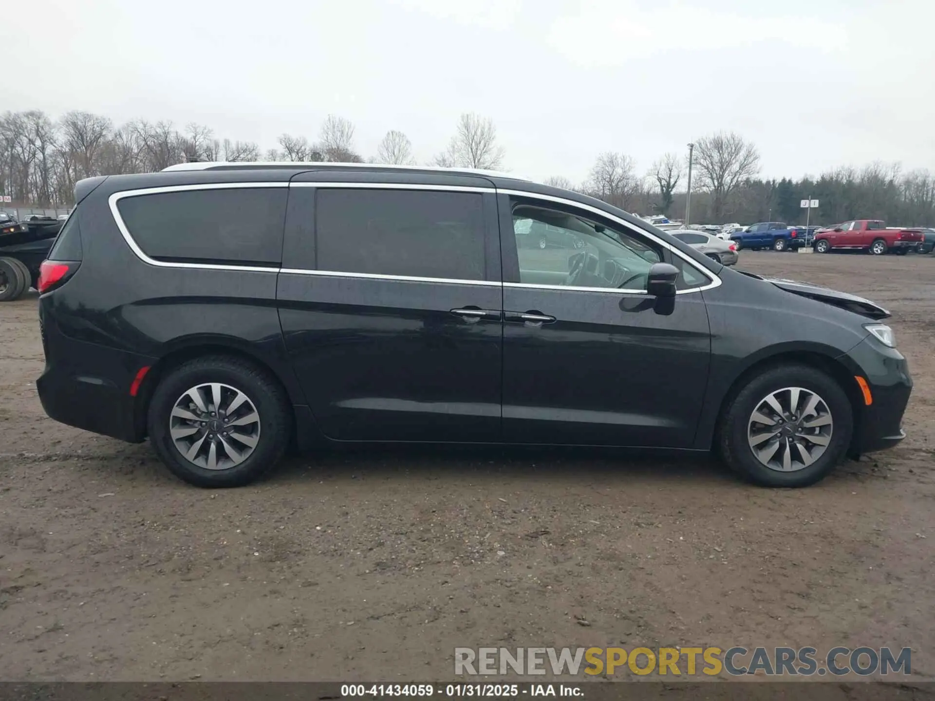 13 Photograph of a damaged car 2C4RC1L70MR599460 CHRYSLER PACIFICA HYBRID 2021