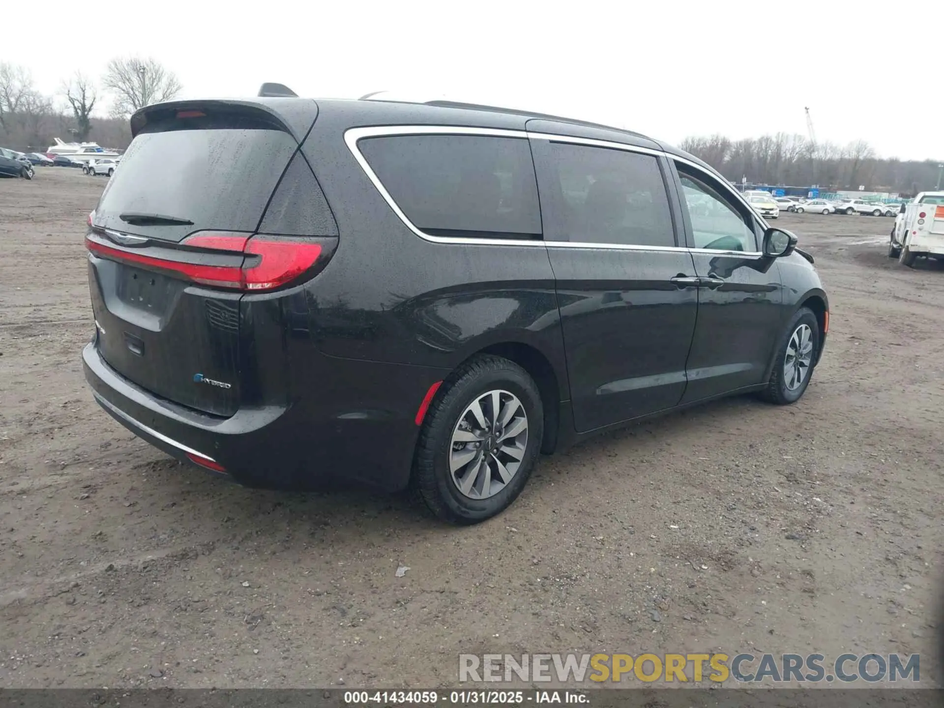 4 Photograph of a damaged car 2C4RC1L70MR599460 CHRYSLER PACIFICA HYBRID 2021