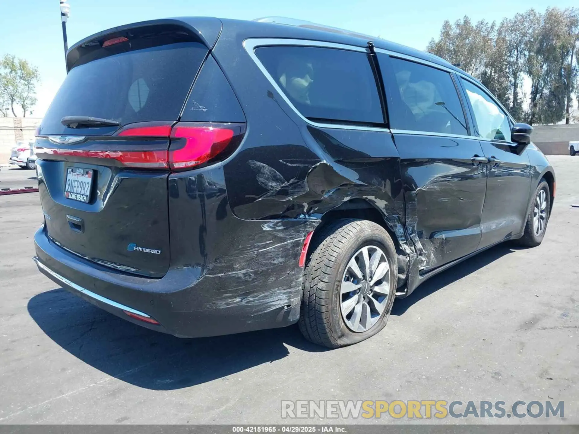 6 Photograph of a damaged car 2C4RC1L71MR599631 CHRYSLER PACIFICA HYBRID 2021