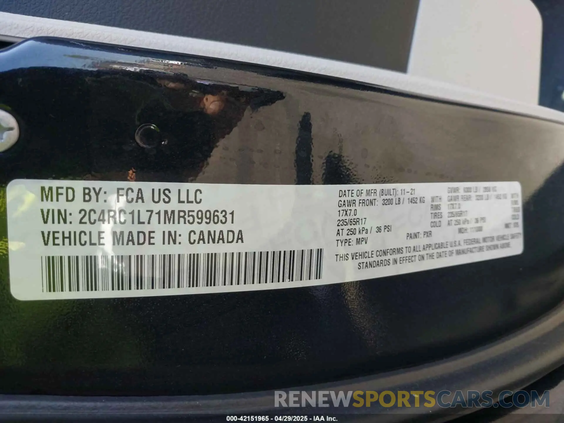 9 Photograph of a damaged car 2C4RC1L71MR599631 CHRYSLER PACIFICA HYBRID 2021